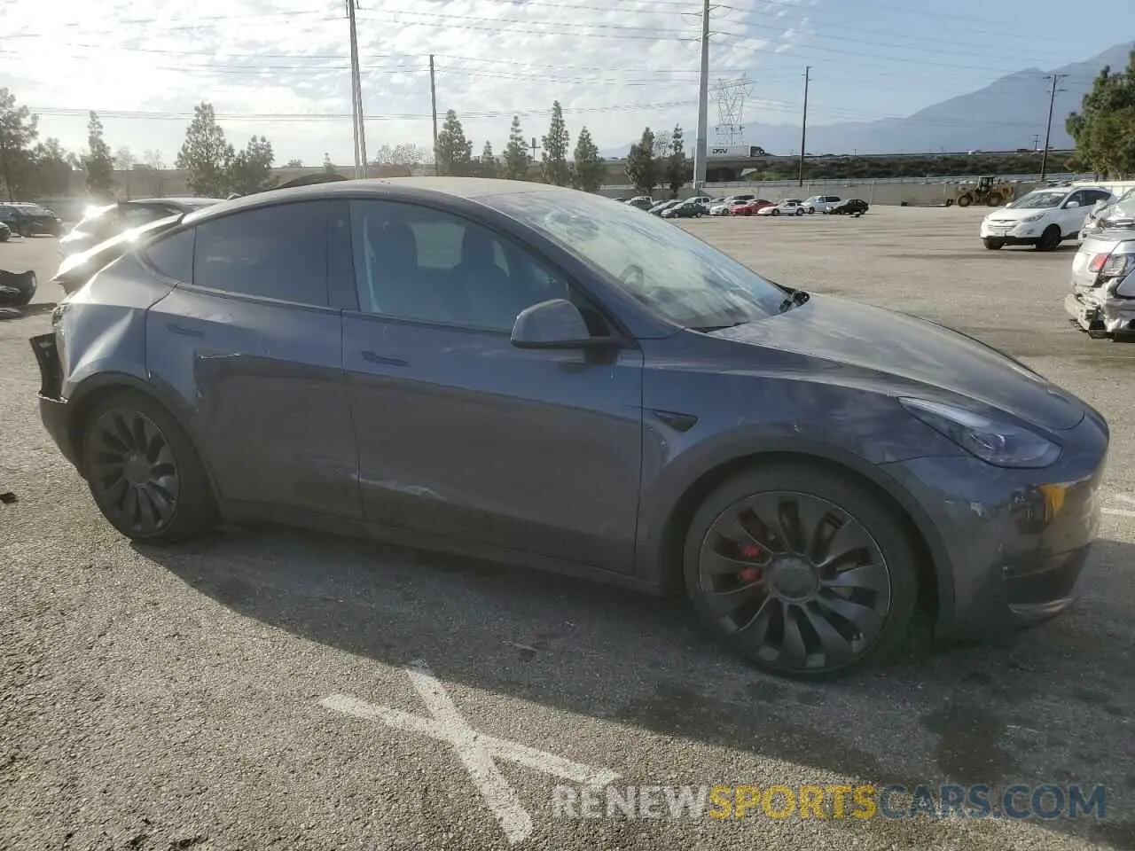 4 Photograph of a damaged car 7SAYGDEF3NF490643 TESLA MODEL Y 2022