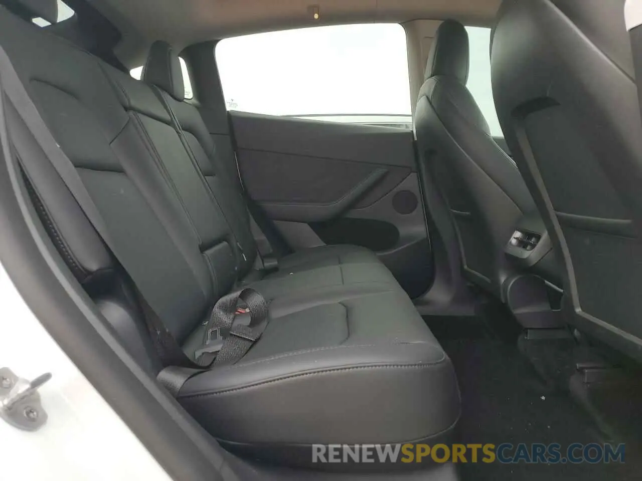 10 Photograph of a damaged car 7SAYGDEF3NF523706 TESLA MODEL Y 2022