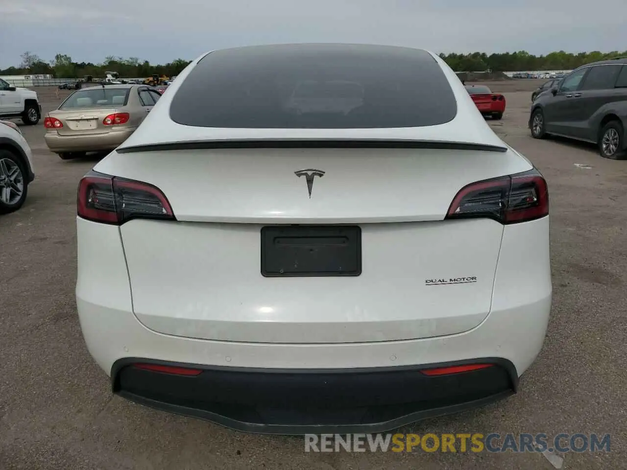 6 Photograph of a damaged car 7SAYGDEF3NF523706 TESLA MODEL Y 2022