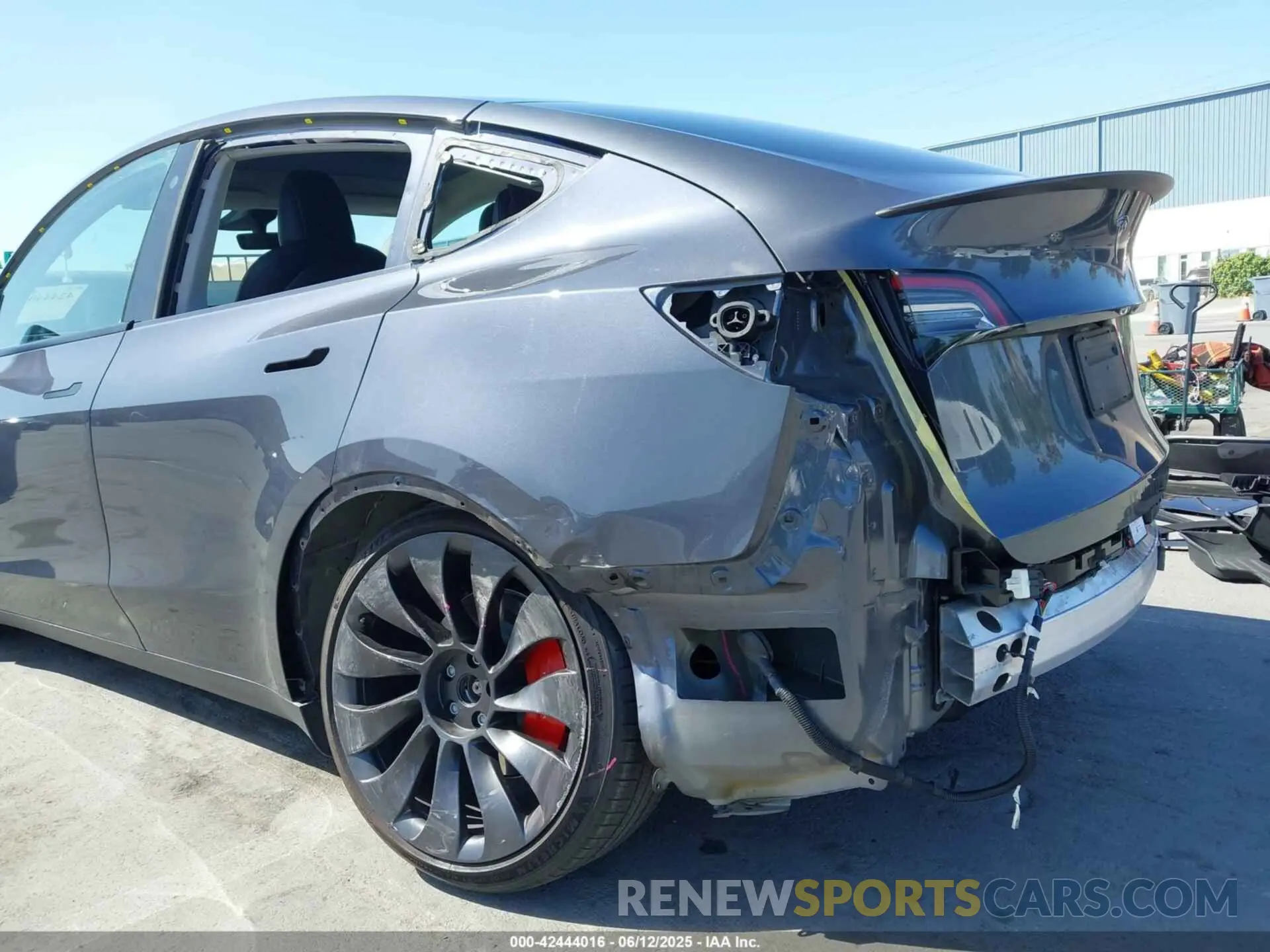 6 Фотография поврежденного автомобиля 7SAYGDEF3NF563266 TESLA MODEL Y 2022
