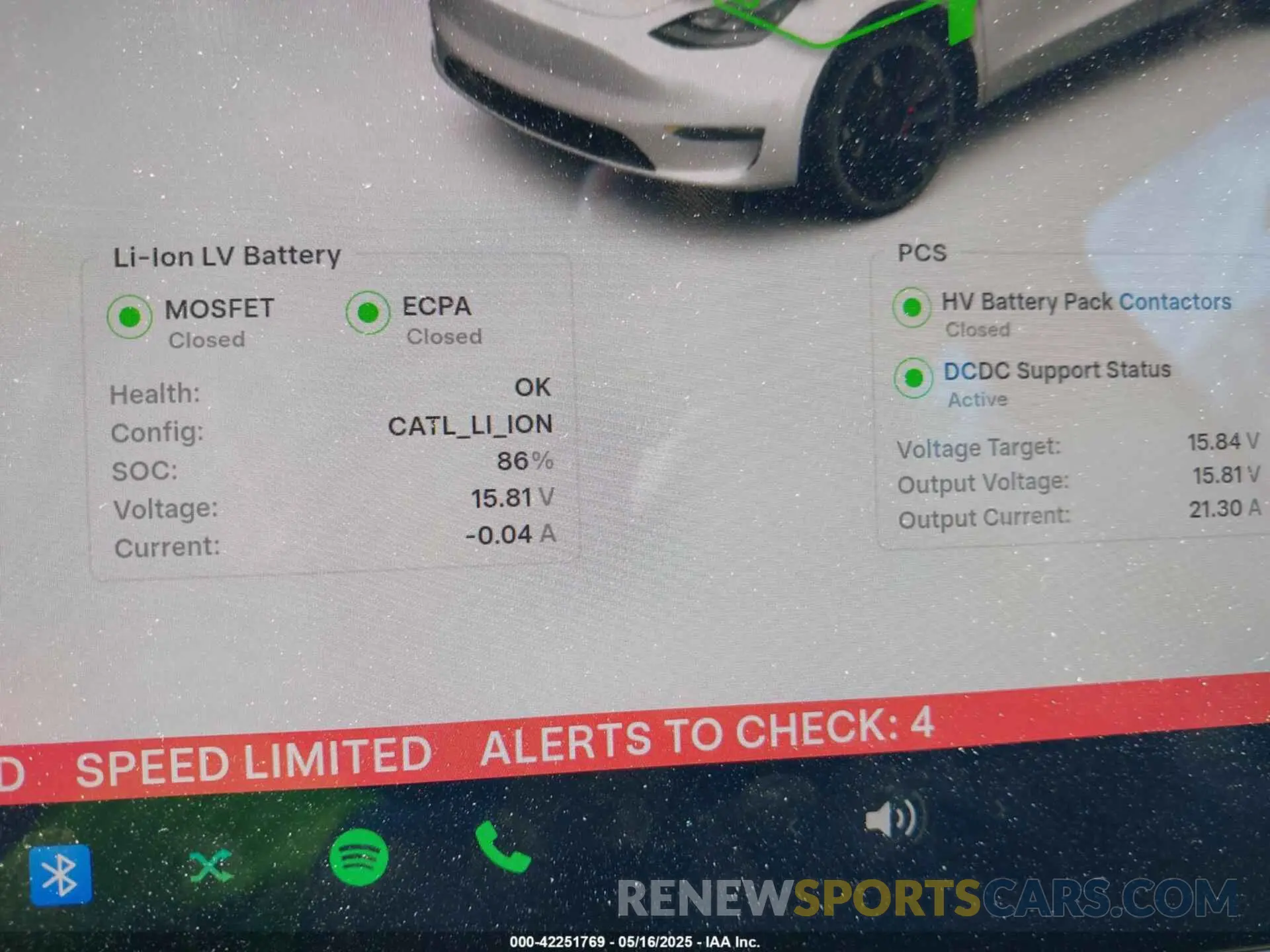 18 Photograph of a damaged car 7SAYGDEF4NF400304 TESLA MODEL Y 2022