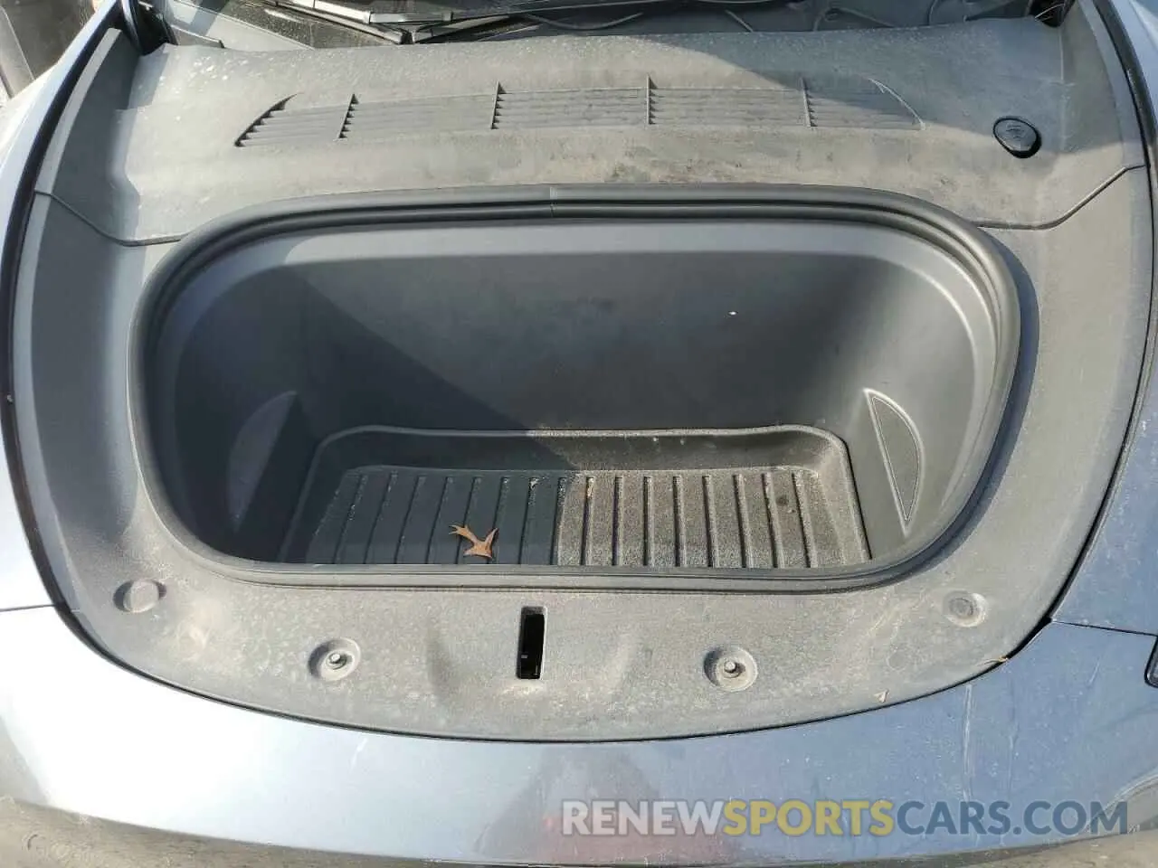 11 Photograph of a damaged car 7SAYGDEF4NF447462 TESLA MODEL Y 2022