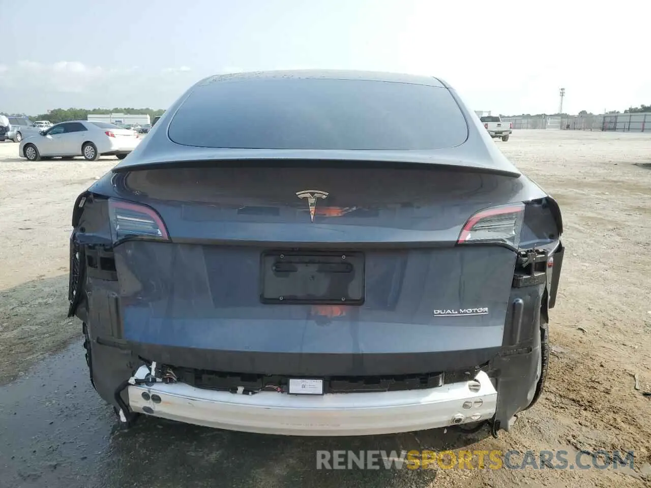 6 Photograph of a damaged car 7SAYGDEF4NF447462 TESLA MODEL Y 2022