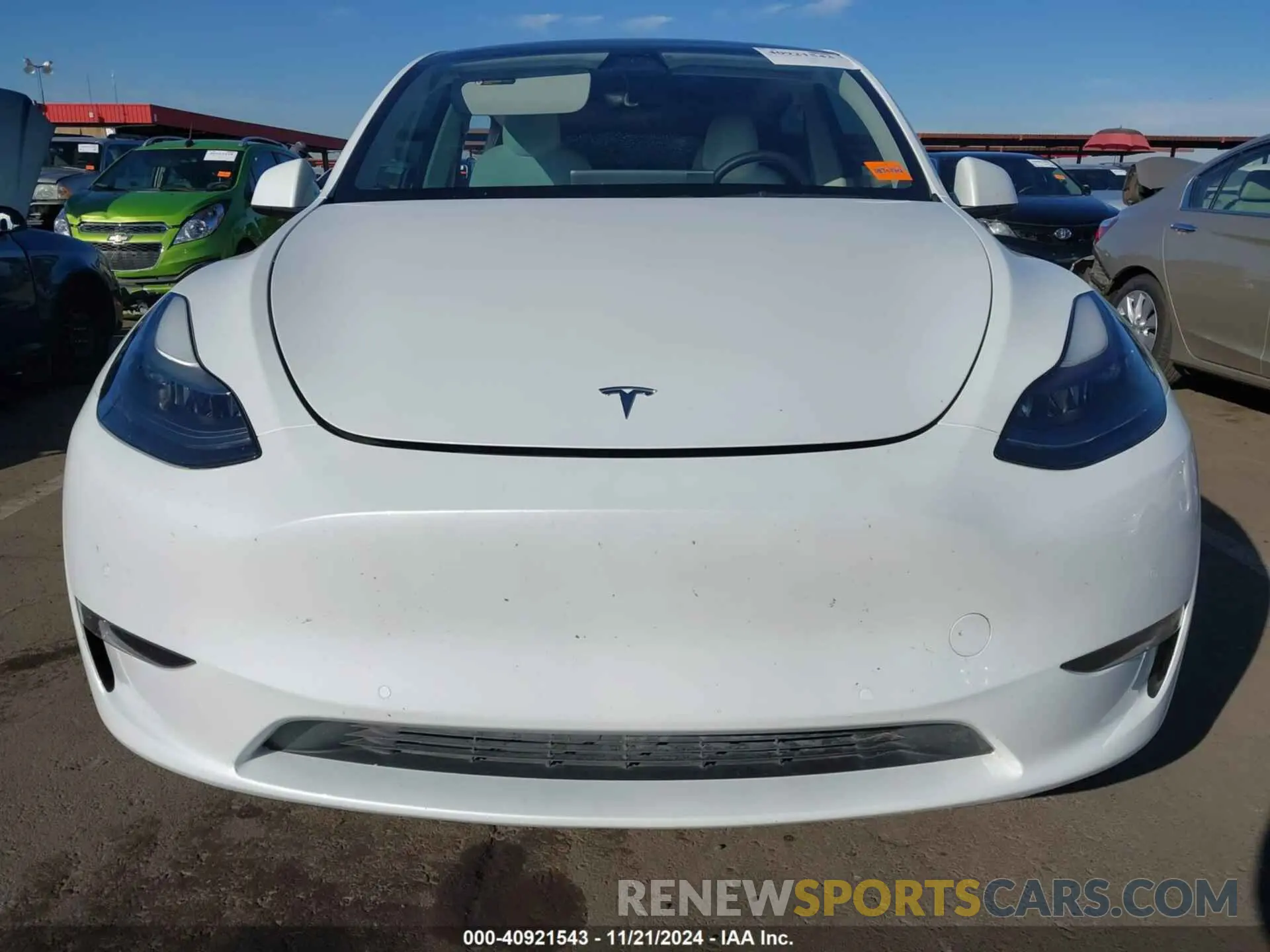 11 Photograph of a damaged car 7SAYGDEF4NF452693 TESLA MODEL Y 2022