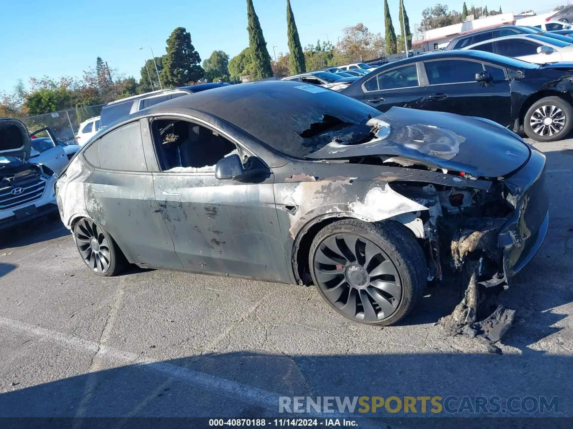 13 Photograph of a damaged car 7SAYGDEF4NF460647 TESLA MODEL Y 2022