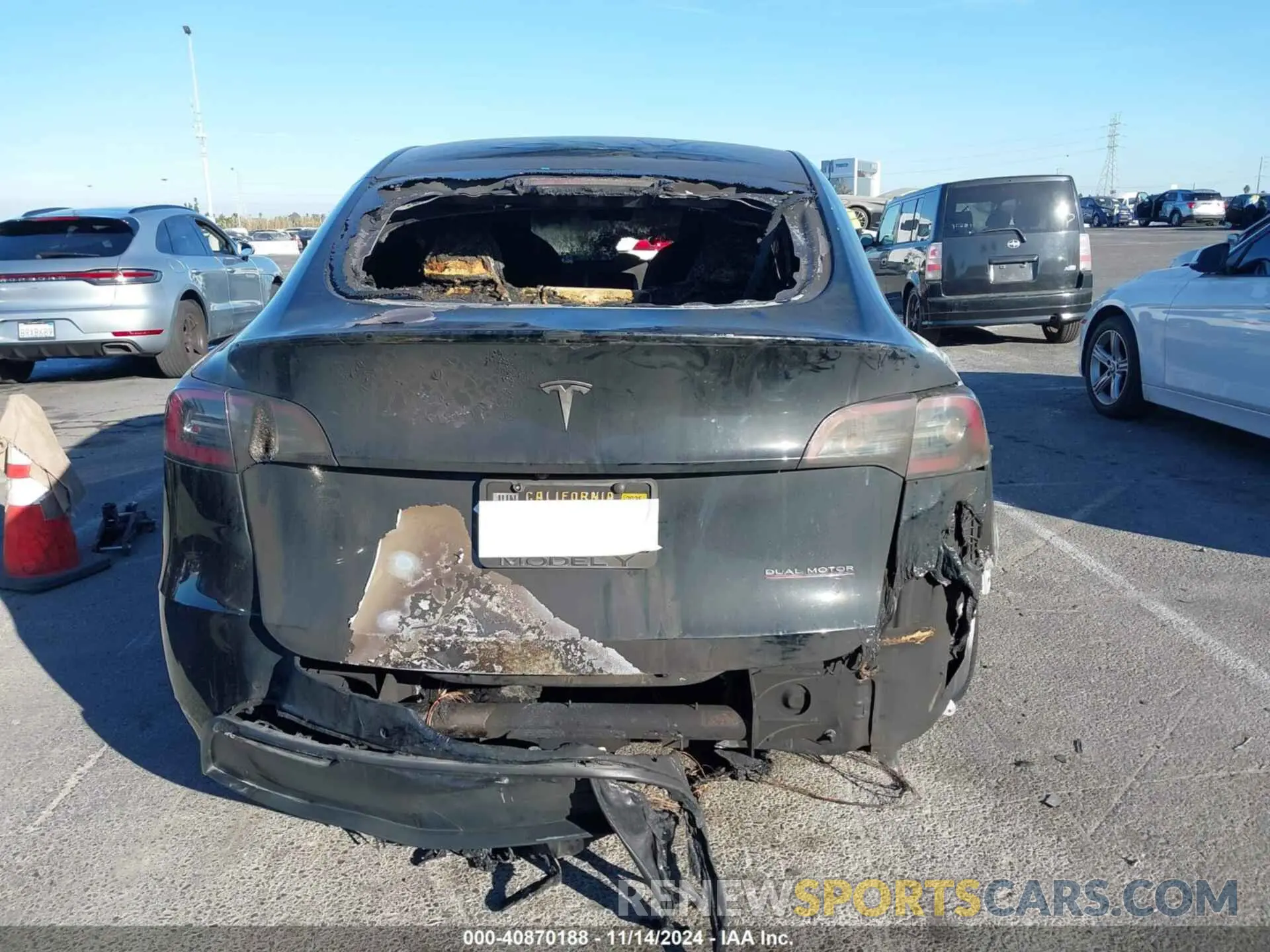 16 Photograph of a damaged car 7SAYGDEF4NF460647 TESLA MODEL Y 2022