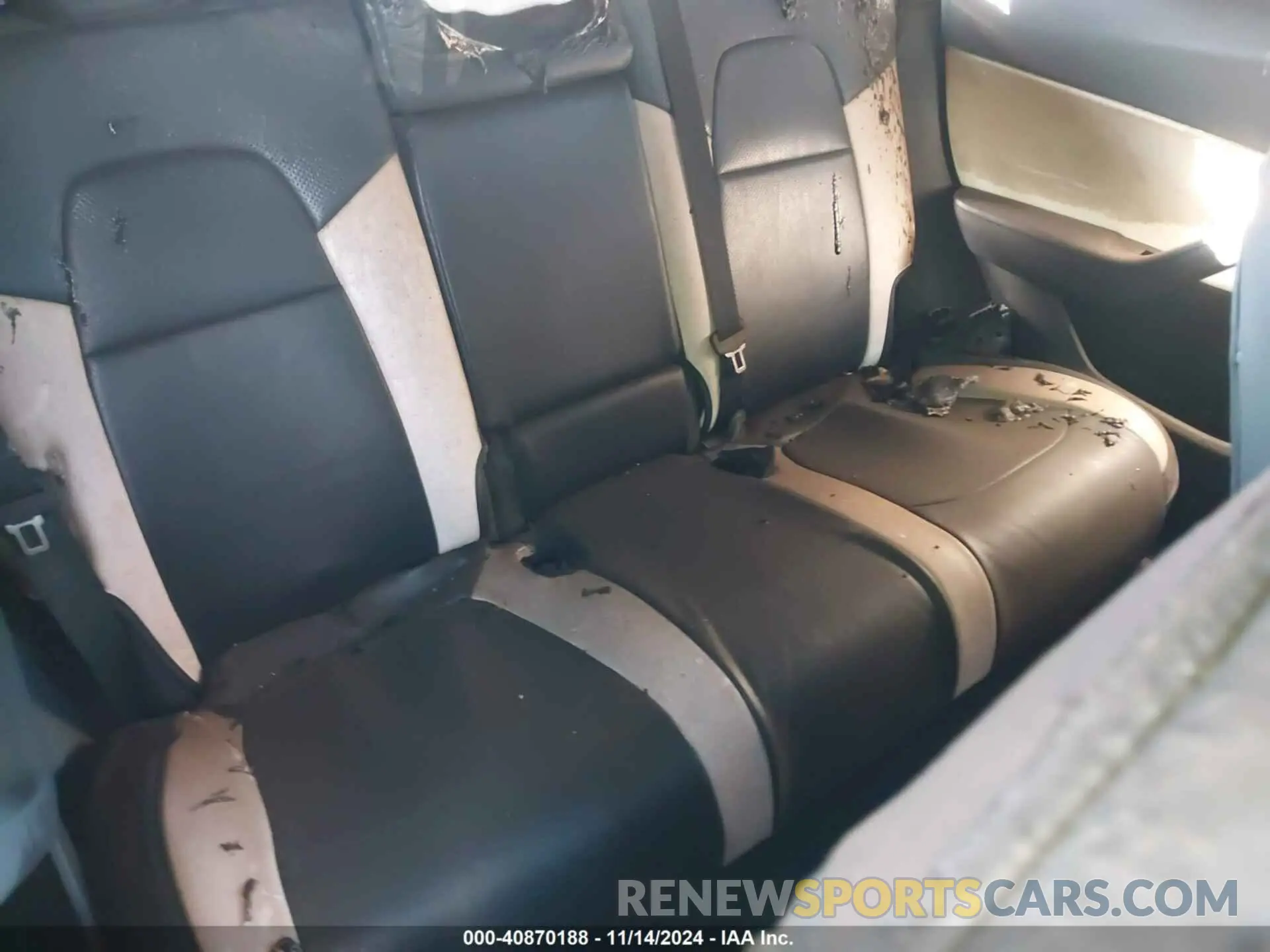 8 Photograph of a damaged car 7SAYGDEF4NF460647 TESLA MODEL Y 2022