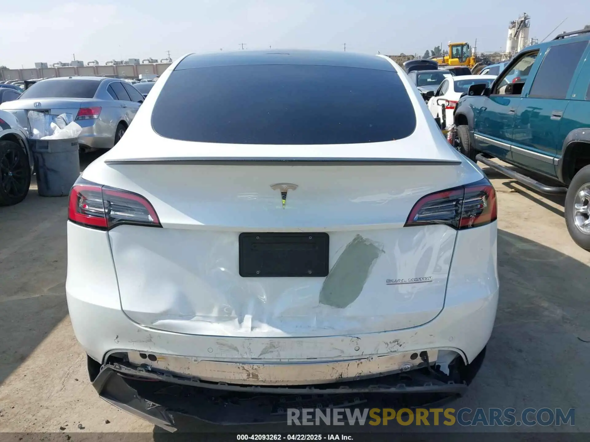 16 Фотография поврежденного автомобиля 7SAYGDEF4NF555239 TESLA MODEL Y 2022