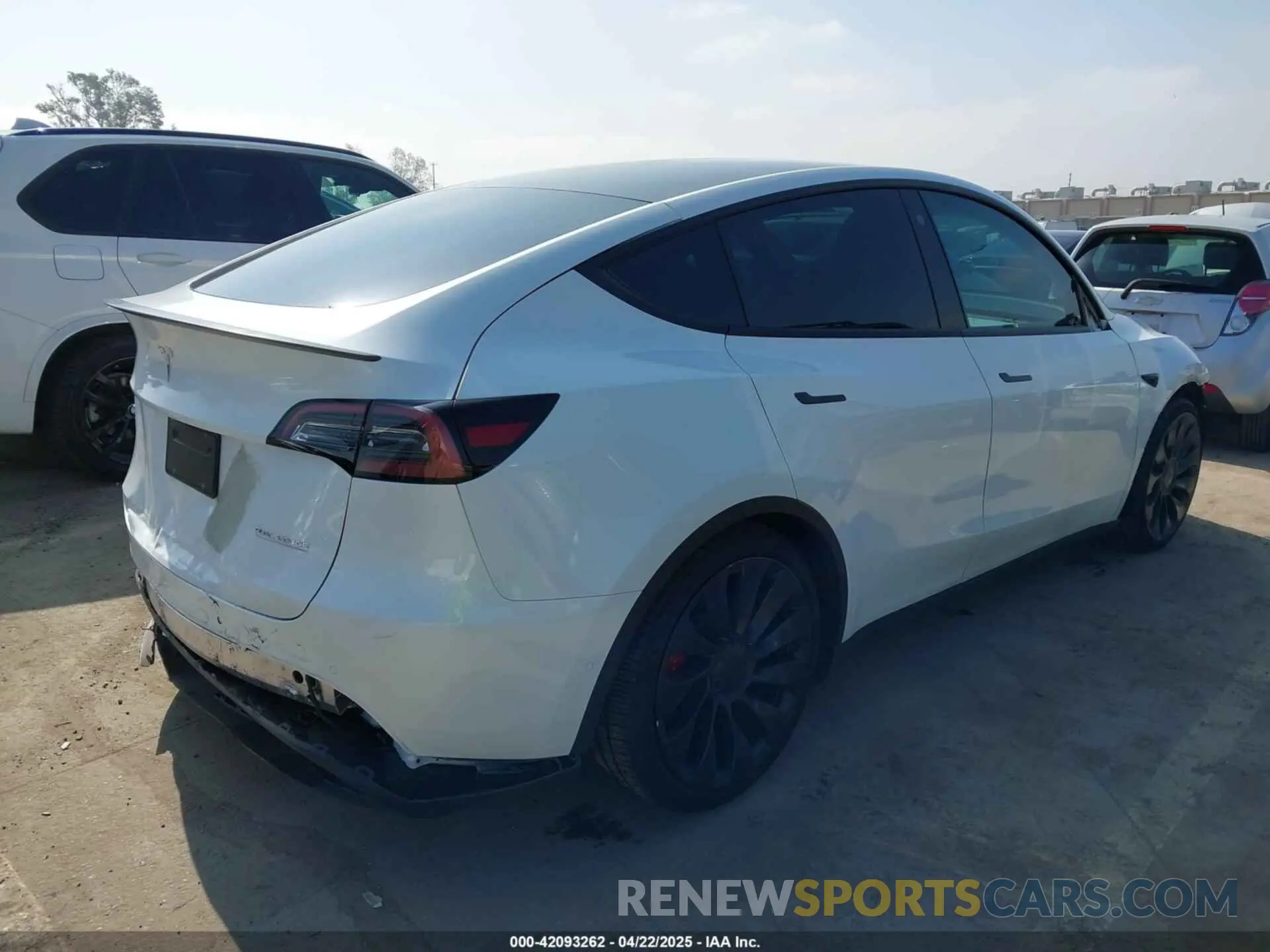 4 Фотография поврежденного автомобиля 7SAYGDEF4NF555239 TESLA MODEL Y 2022