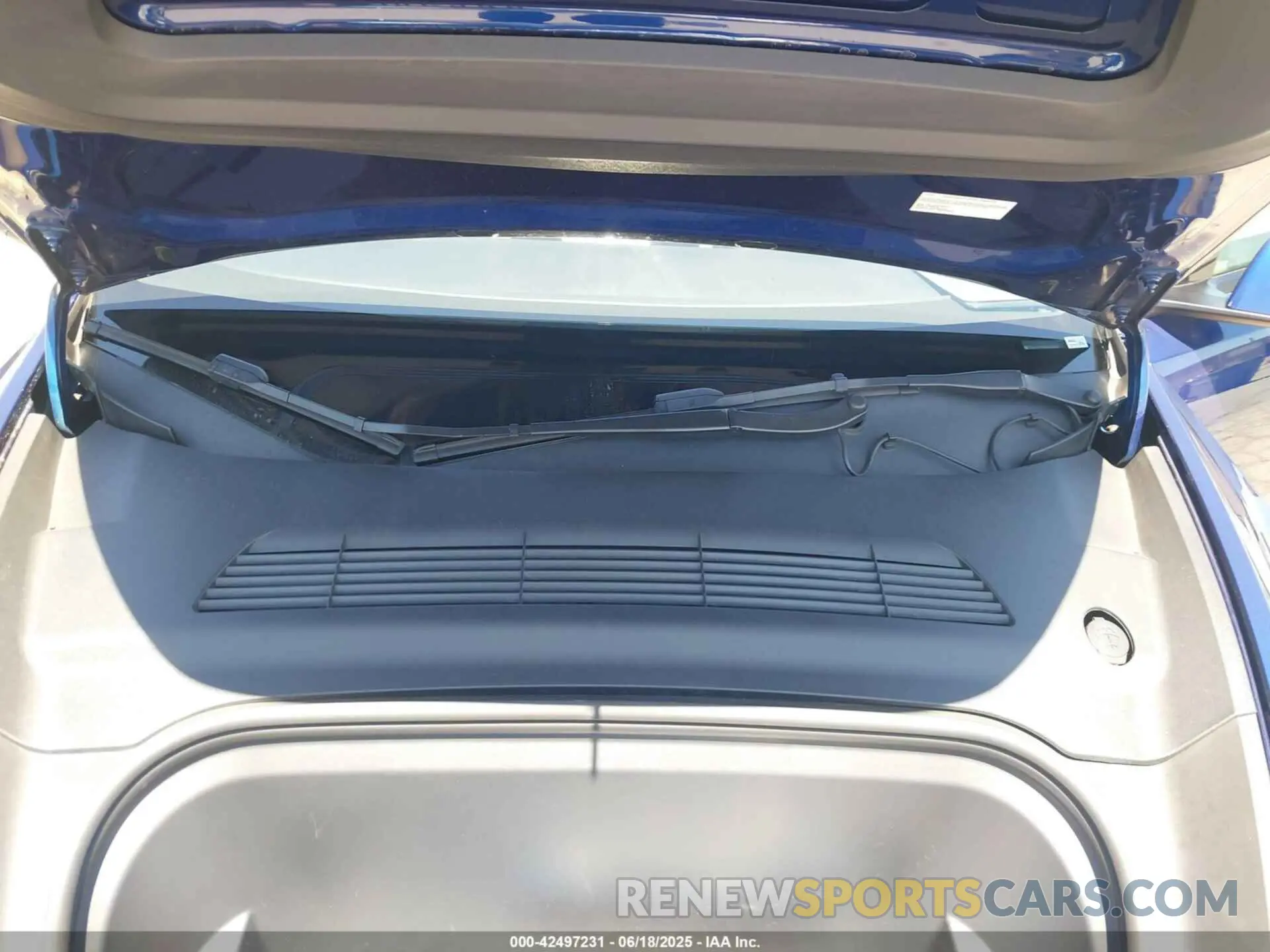 10 Photograph of a damaged car 7SAYGDEF4NF562367 TESLA MODEL Y 2022