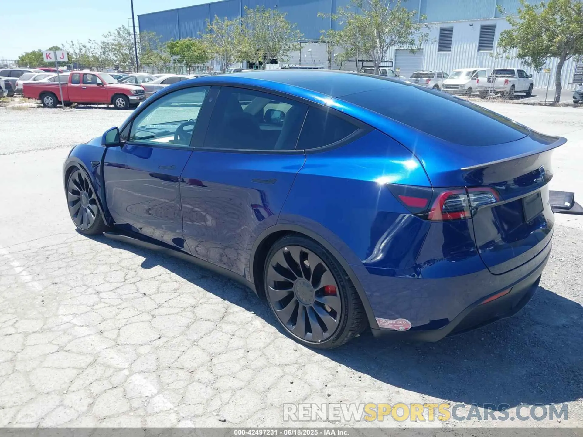 3 Photograph of a damaged car 7SAYGDEF4NF562367 TESLA MODEL Y 2022