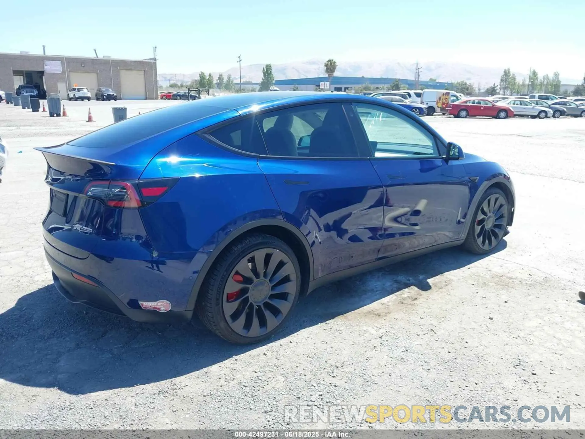 4 Photograph of a damaged car 7SAYGDEF4NF562367 TESLA MODEL Y 2022