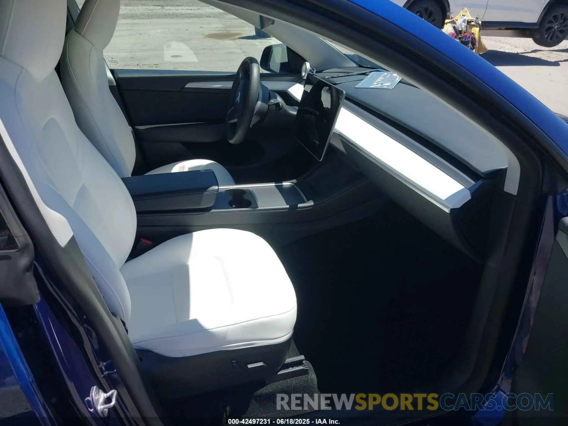 5 Photograph of a damaged car 7SAYGDEF4NF562367 TESLA MODEL Y 2022