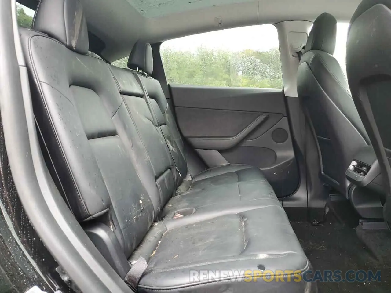 10 Photograph of a damaged car 7SAYGDEF5NF309588 TESLA MODEL Y 2022