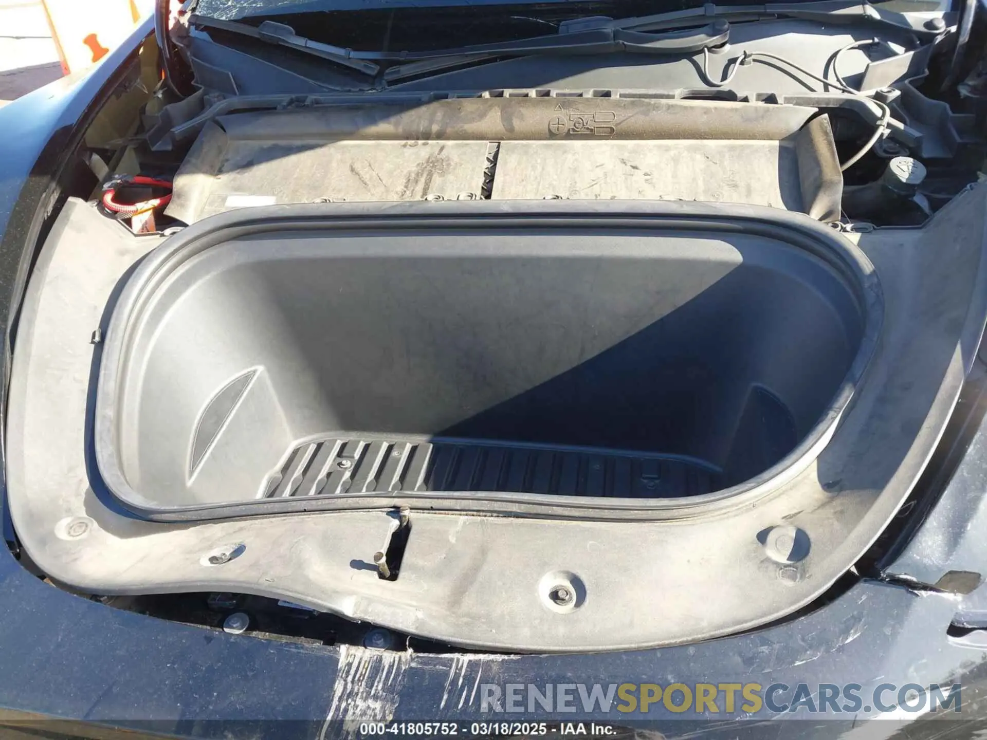 10 Photograph of a damaged car 7SAYGDEF5NF336693 TESLA MODEL Y 2022