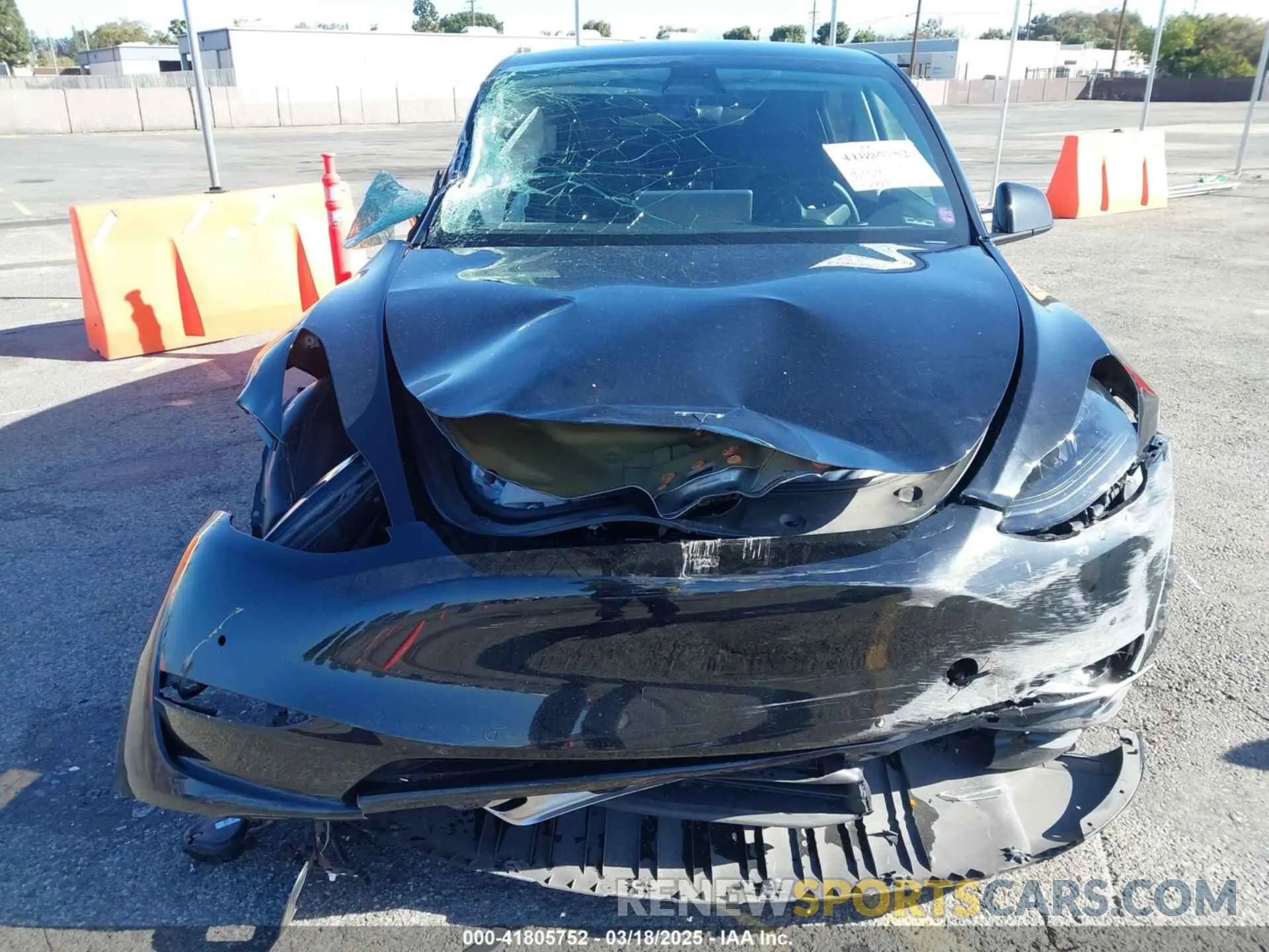 11 Photograph of a damaged car 7SAYGDEF5NF336693 TESLA MODEL Y 2022