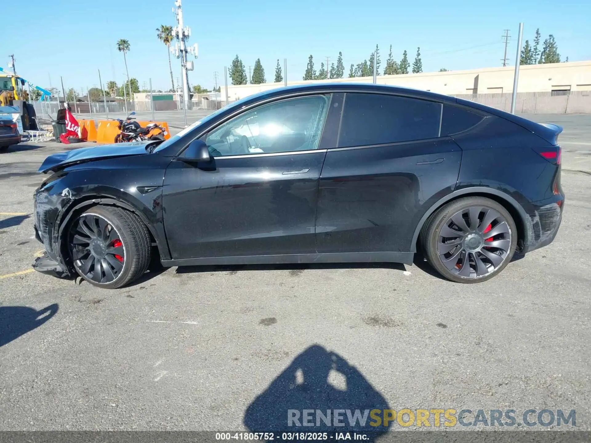 13 Photograph of a damaged car 7SAYGDEF5NF336693 TESLA MODEL Y 2022