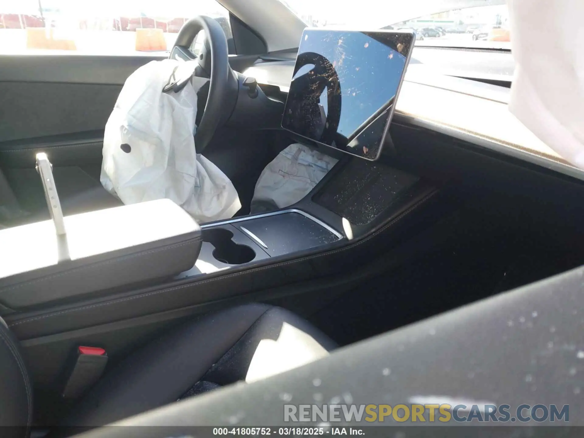 5 Photograph of a damaged car 7SAYGDEF5NF336693 TESLA MODEL Y 2022