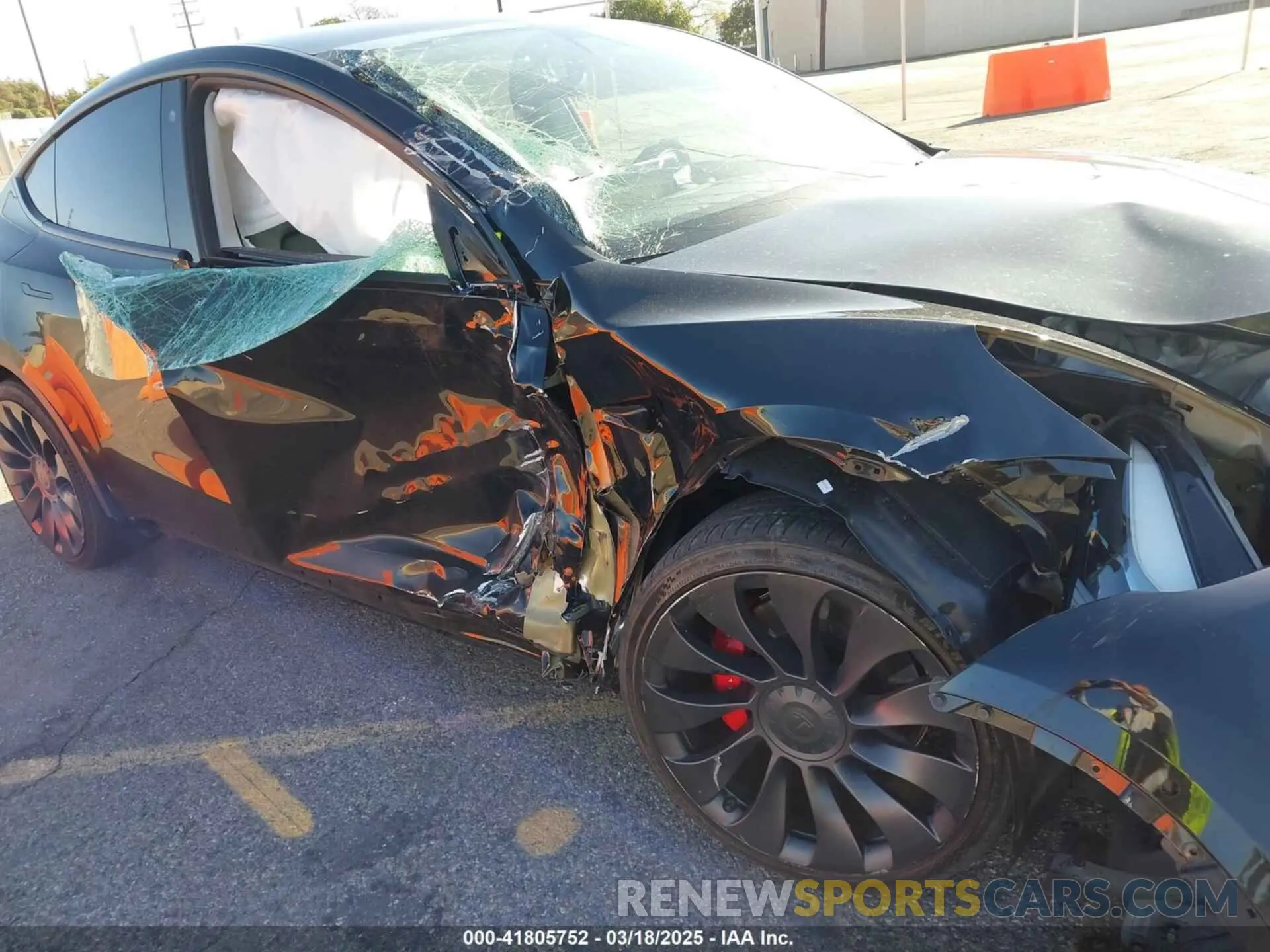 6 Photograph of a damaged car 7SAYGDEF5NF336693 TESLA MODEL Y 2022
