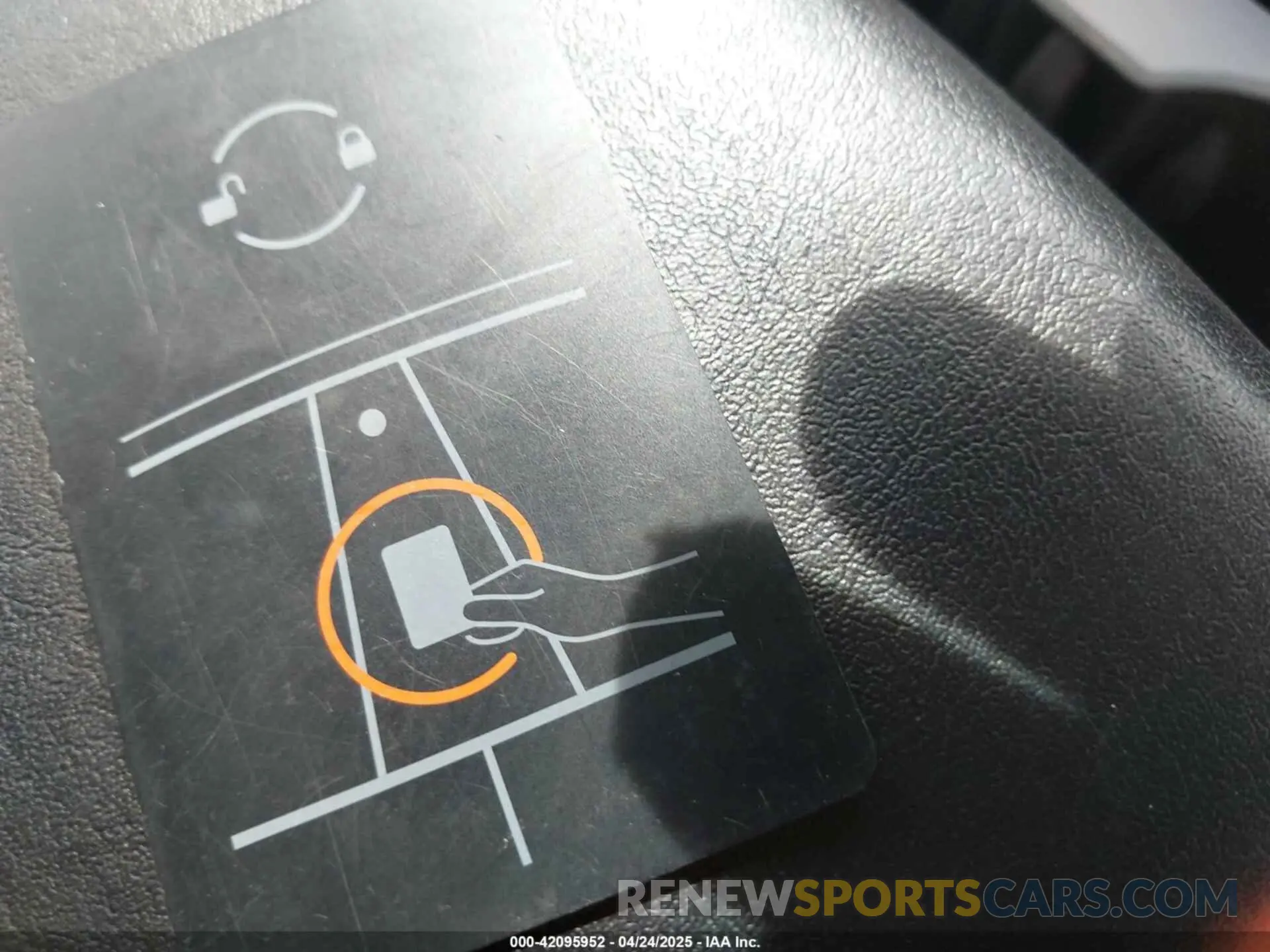 11 Photograph of a damaged car 7SAYGDEF5NF373078 TESLA MODEL Y 2022