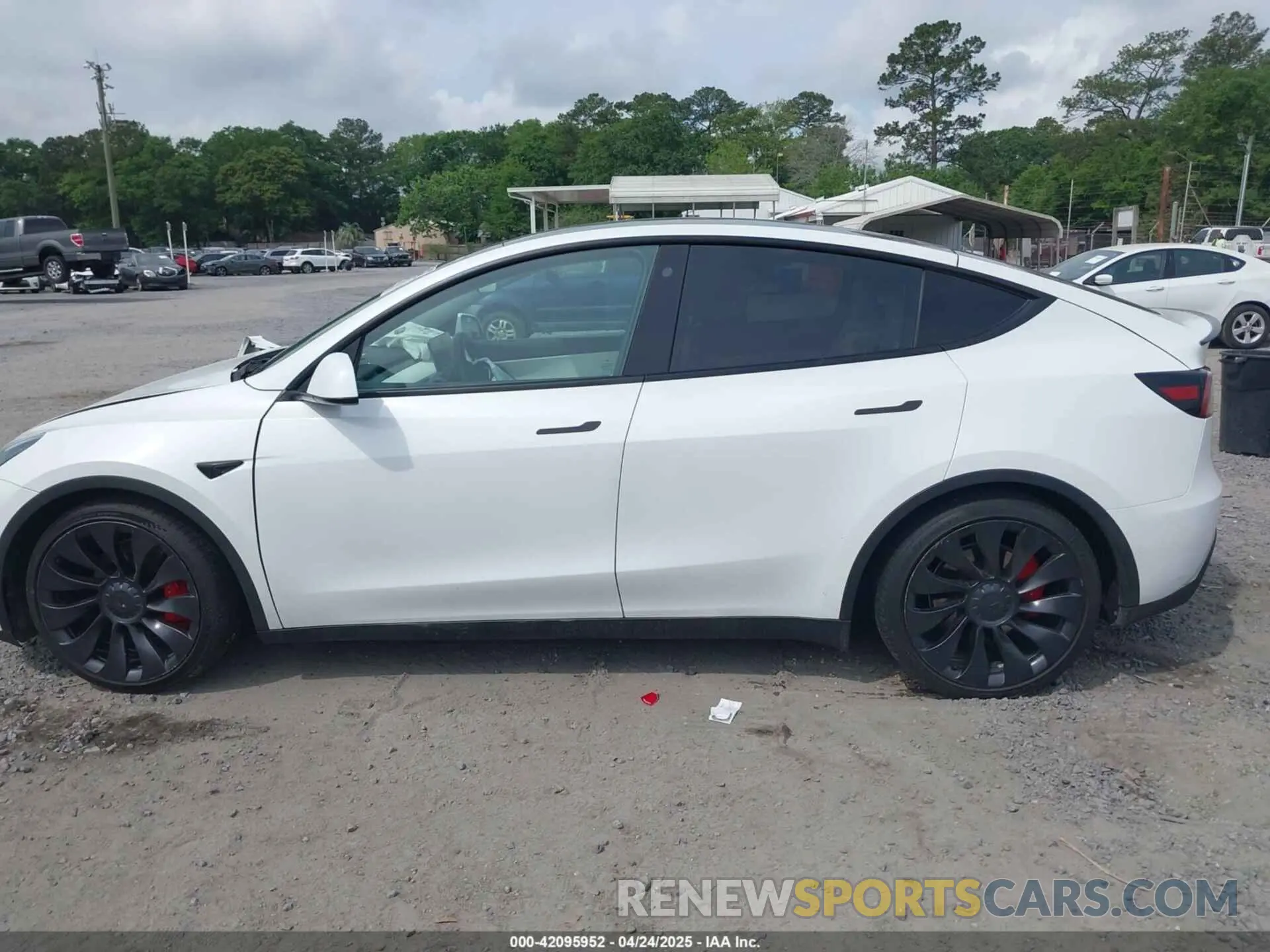 14 Photograph of a damaged car 7SAYGDEF5NF373078 TESLA MODEL Y 2022