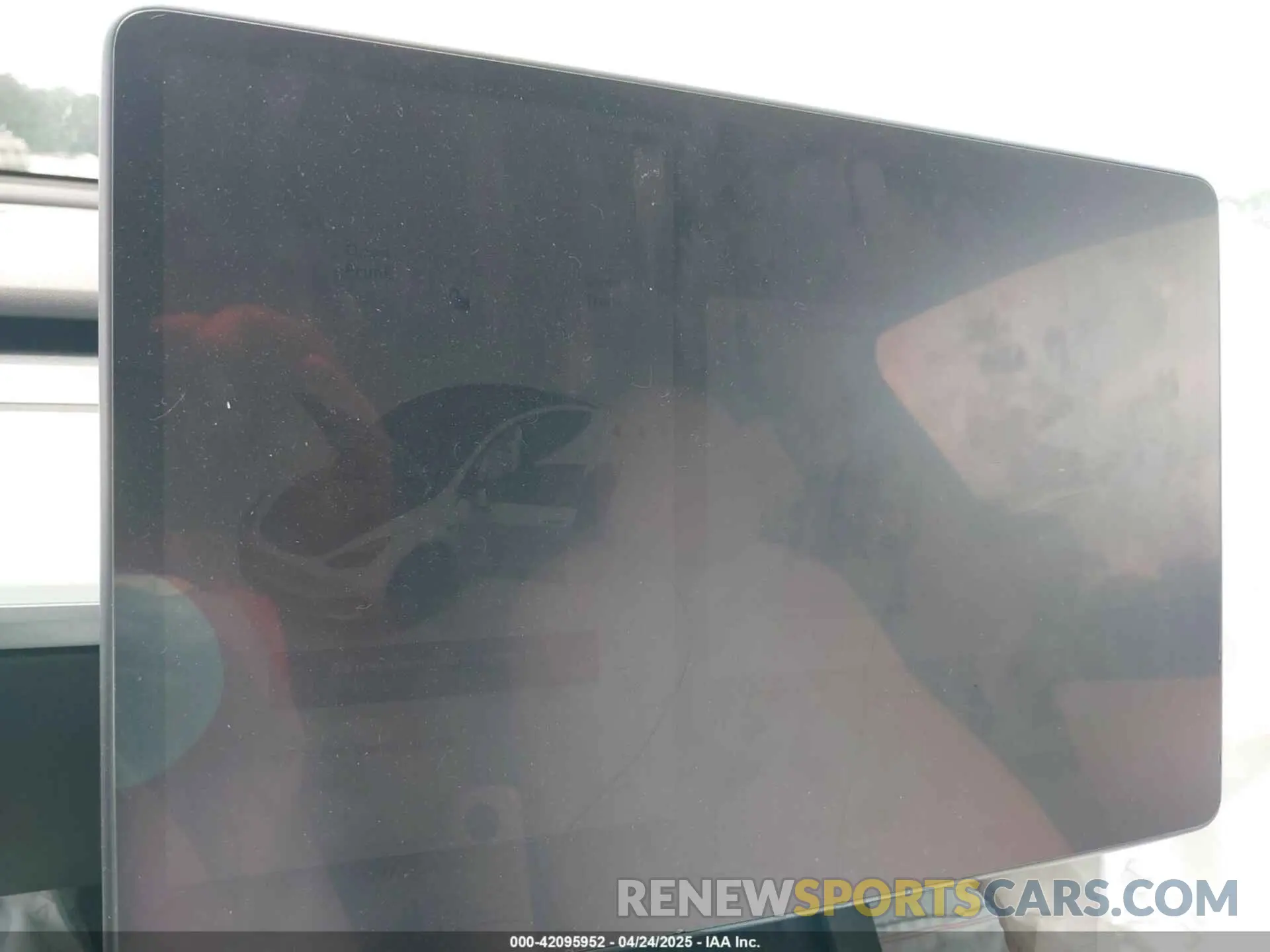 17 Photograph of a damaged car 7SAYGDEF5NF373078 TESLA MODEL Y 2022
