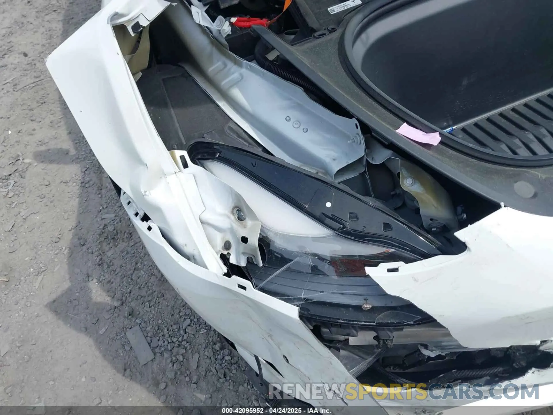 6 Photograph of a damaged car 7SAYGDEF5NF373078 TESLA MODEL Y 2022