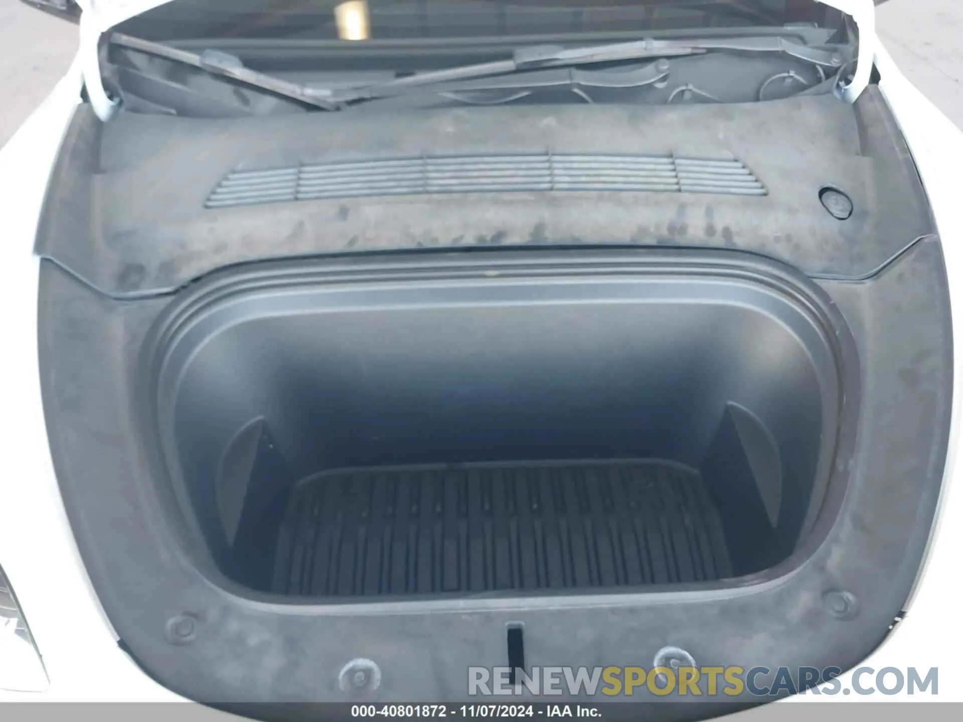 10 Photograph of a damaged car 7SAYGDEF5NF410193 TESLA MODEL Y 2022