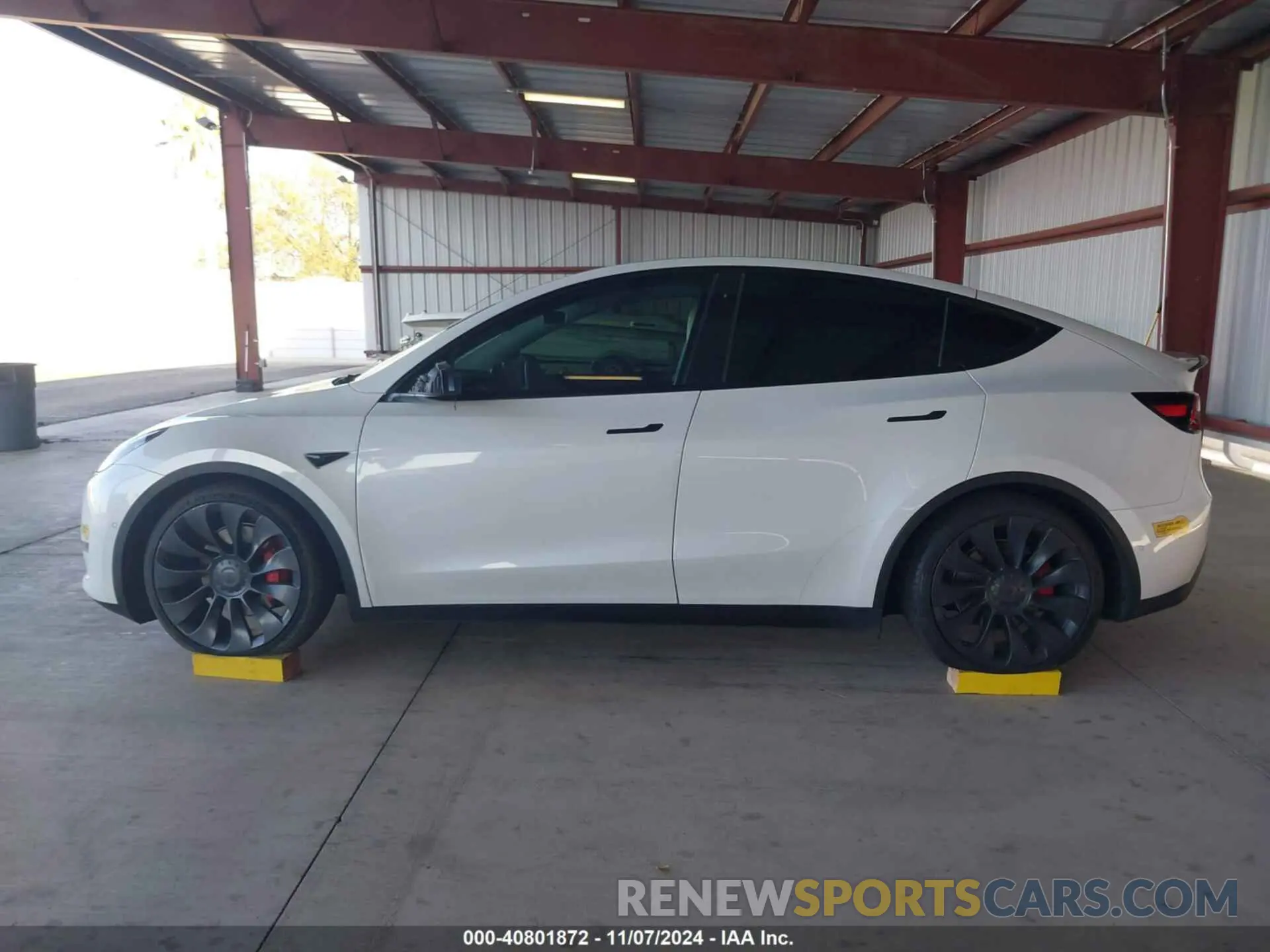 14 Photograph of a damaged car 7SAYGDEF5NF410193 TESLA MODEL Y 2022