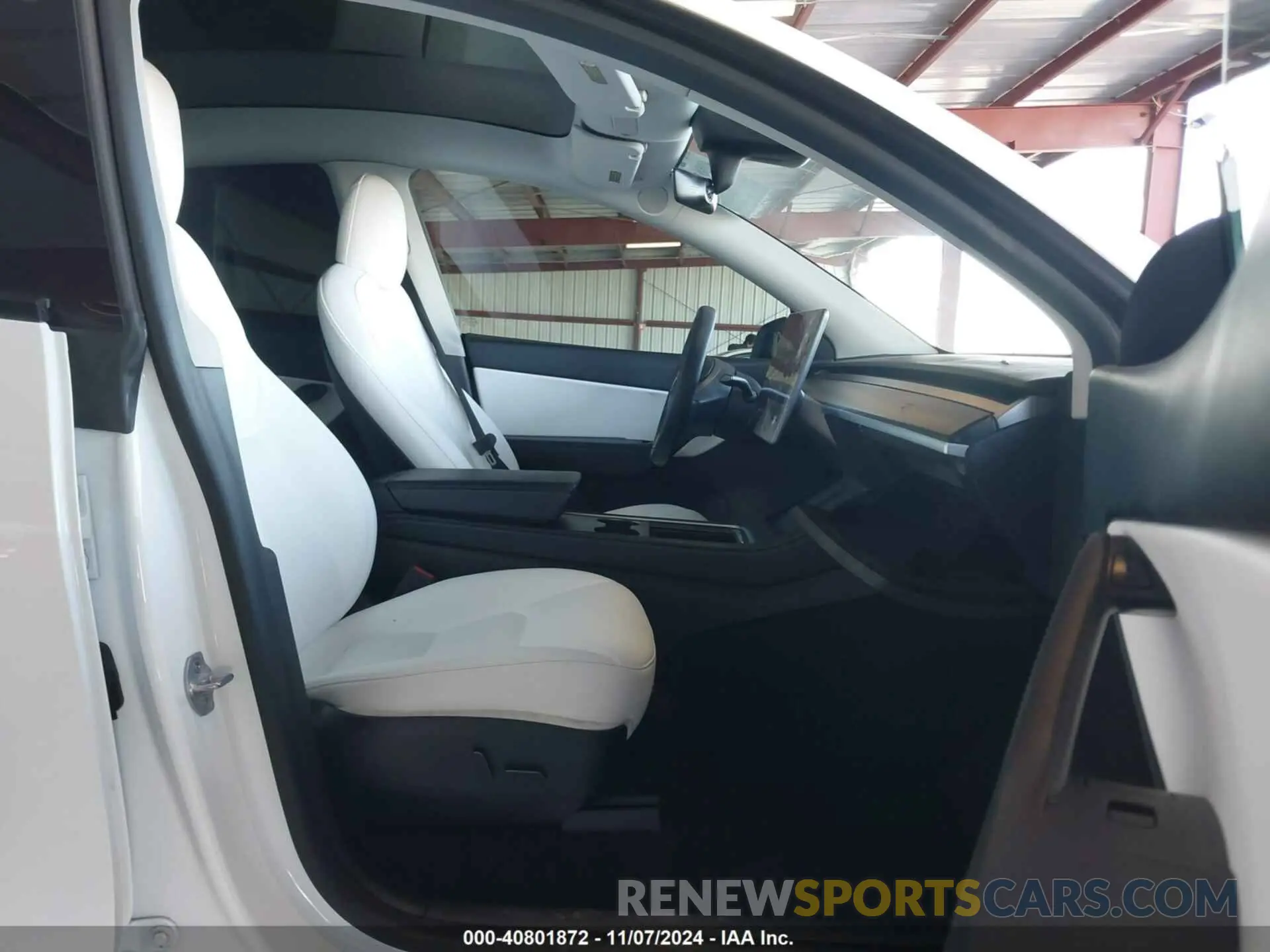 5 Photograph of a damaged car 7SAYGDEF5NF410193 TESLA MODEL Y 2022