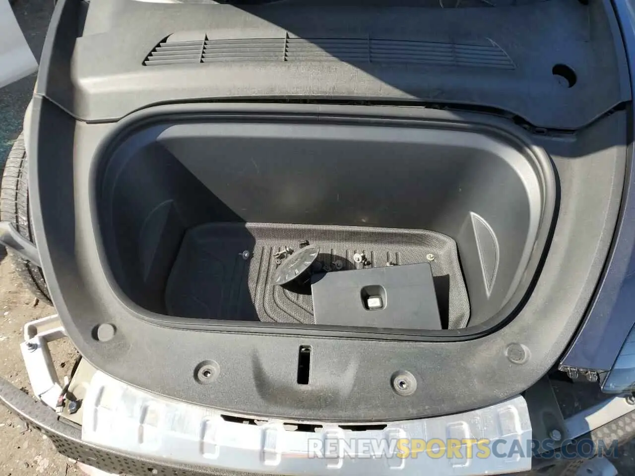 11 Photograph of a damaged car 7SAYGDEF5NF469289 TESLA MODEL Y 2022
