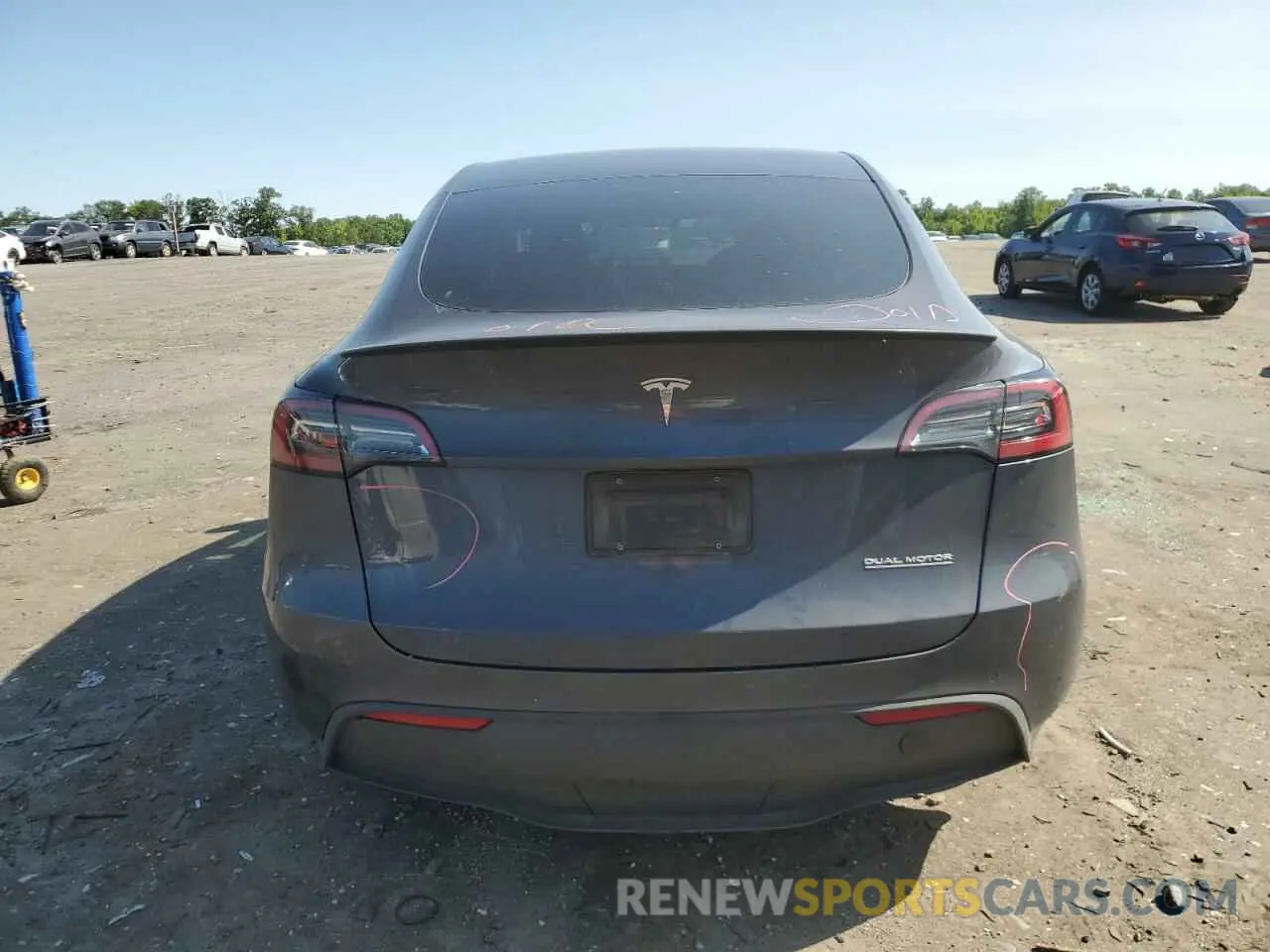 6 Photograph of a damaged car 7SAYGDEF5NF469289 TESLA MODEL Y 2022