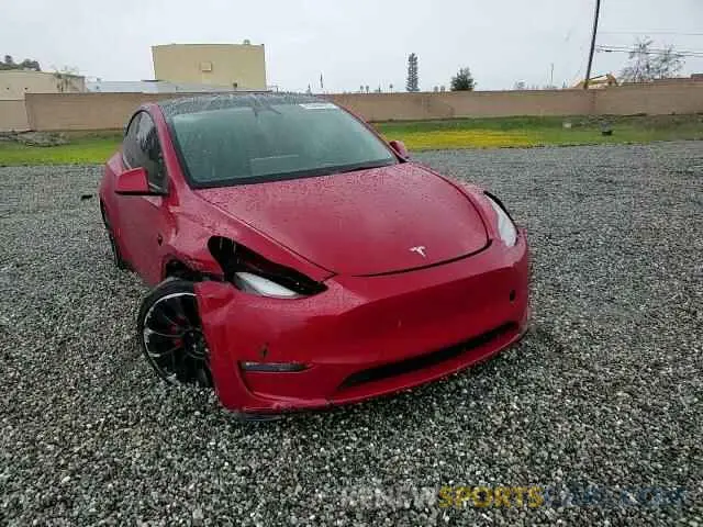 11 Photograph of a damaged car 7SAYGDEF5NF493365 TESLA MODEL Y 2022