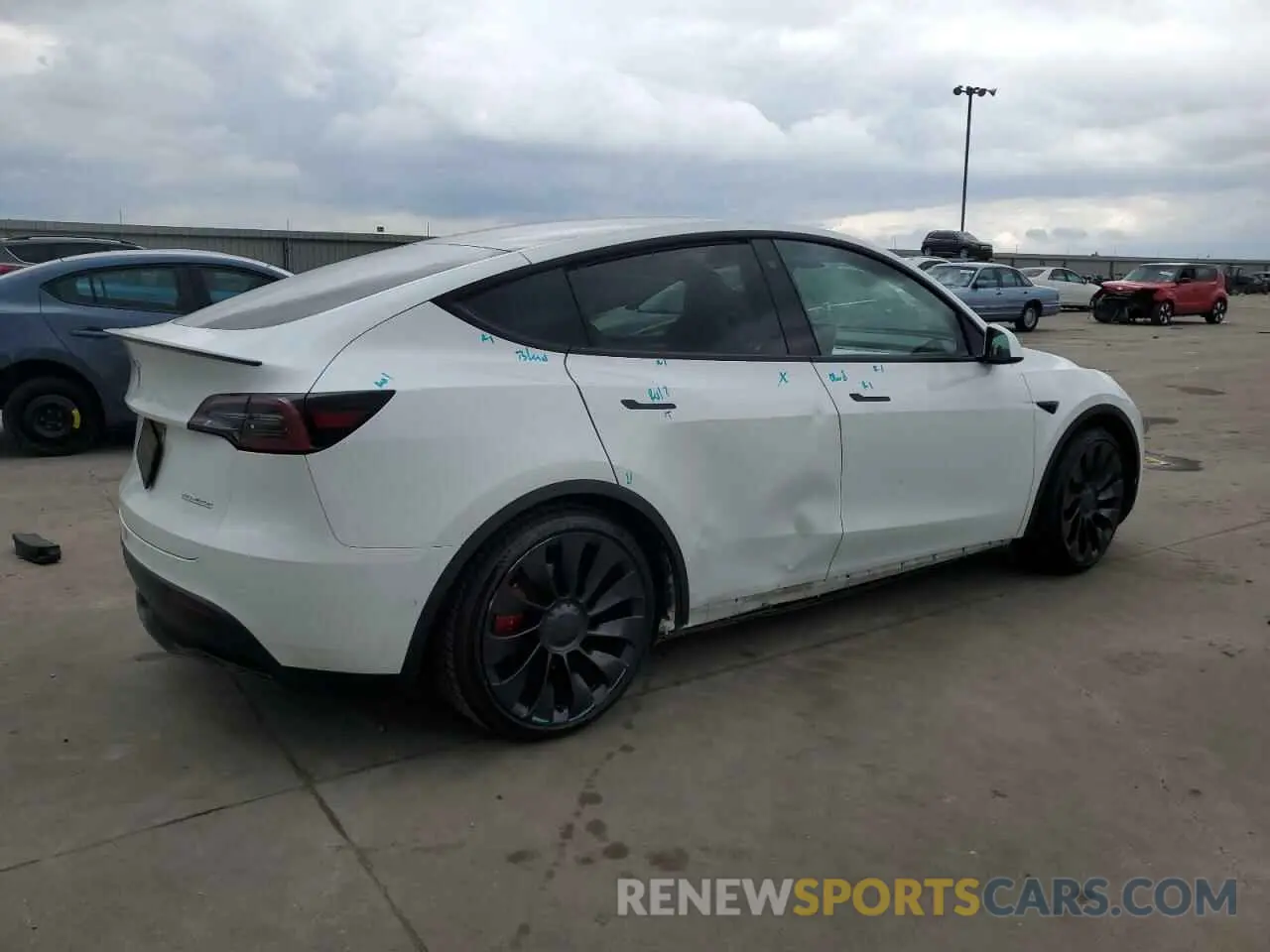 3 Photograph of a damaged car 7SAYGDEF5NF536876 TESLA MODEL Y 2022