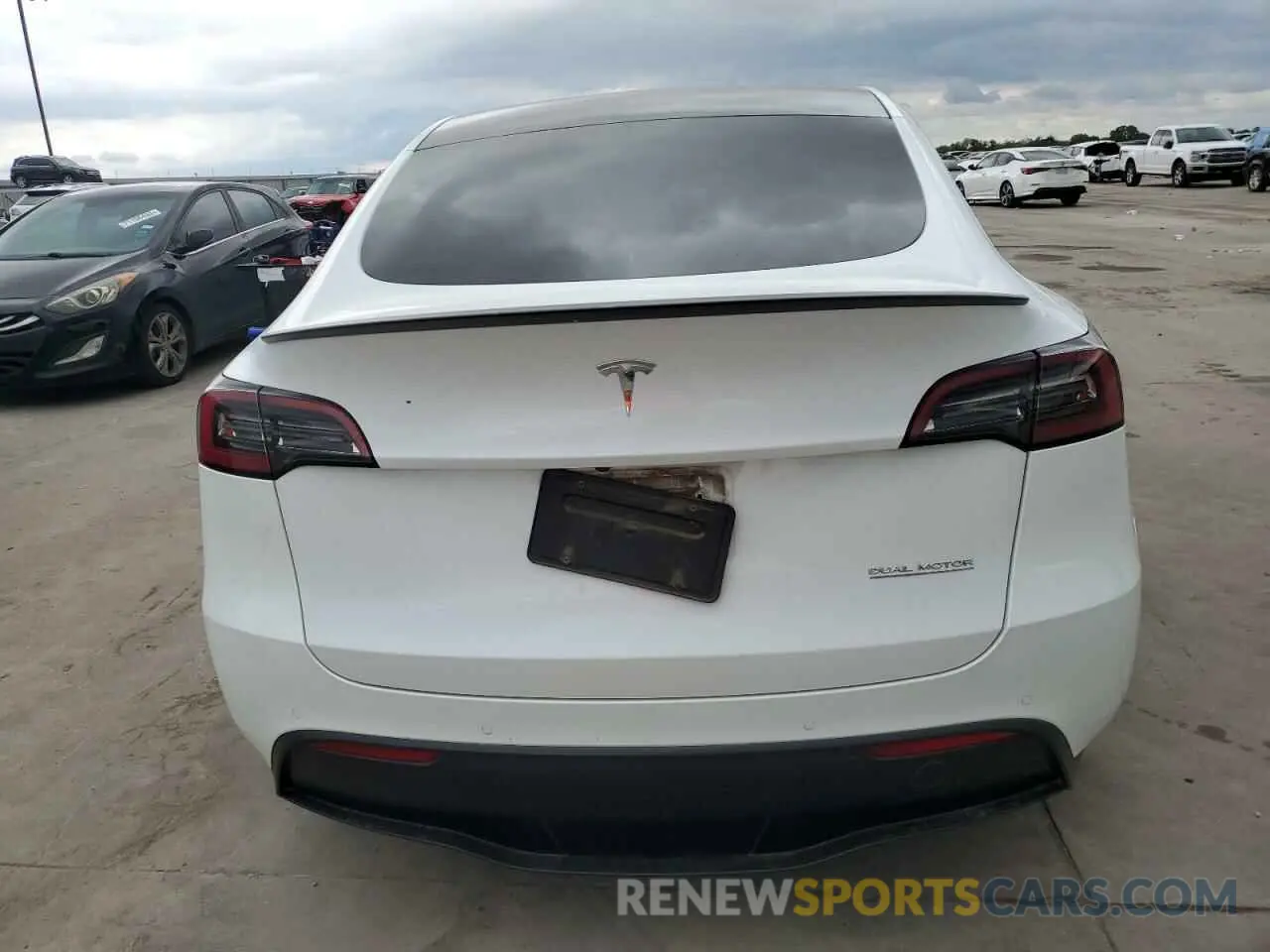 6 Photograph of a damaged car 7SAYGDEF5NF536876 TESLA MODEL Y 2022