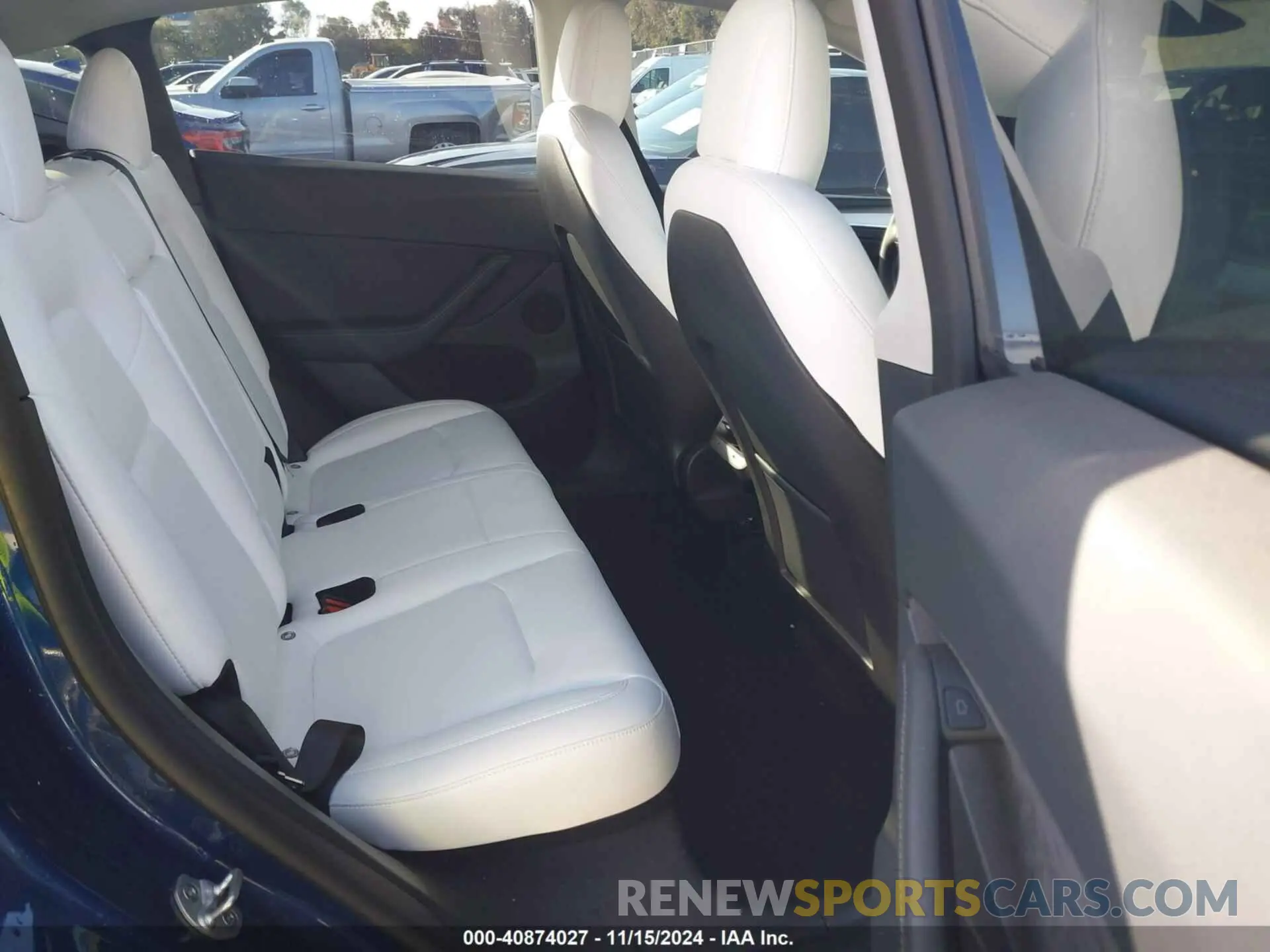 8 Photograph of a damaged car 7SAYGDEF5NF559607 TESLA MODEL Y 2022