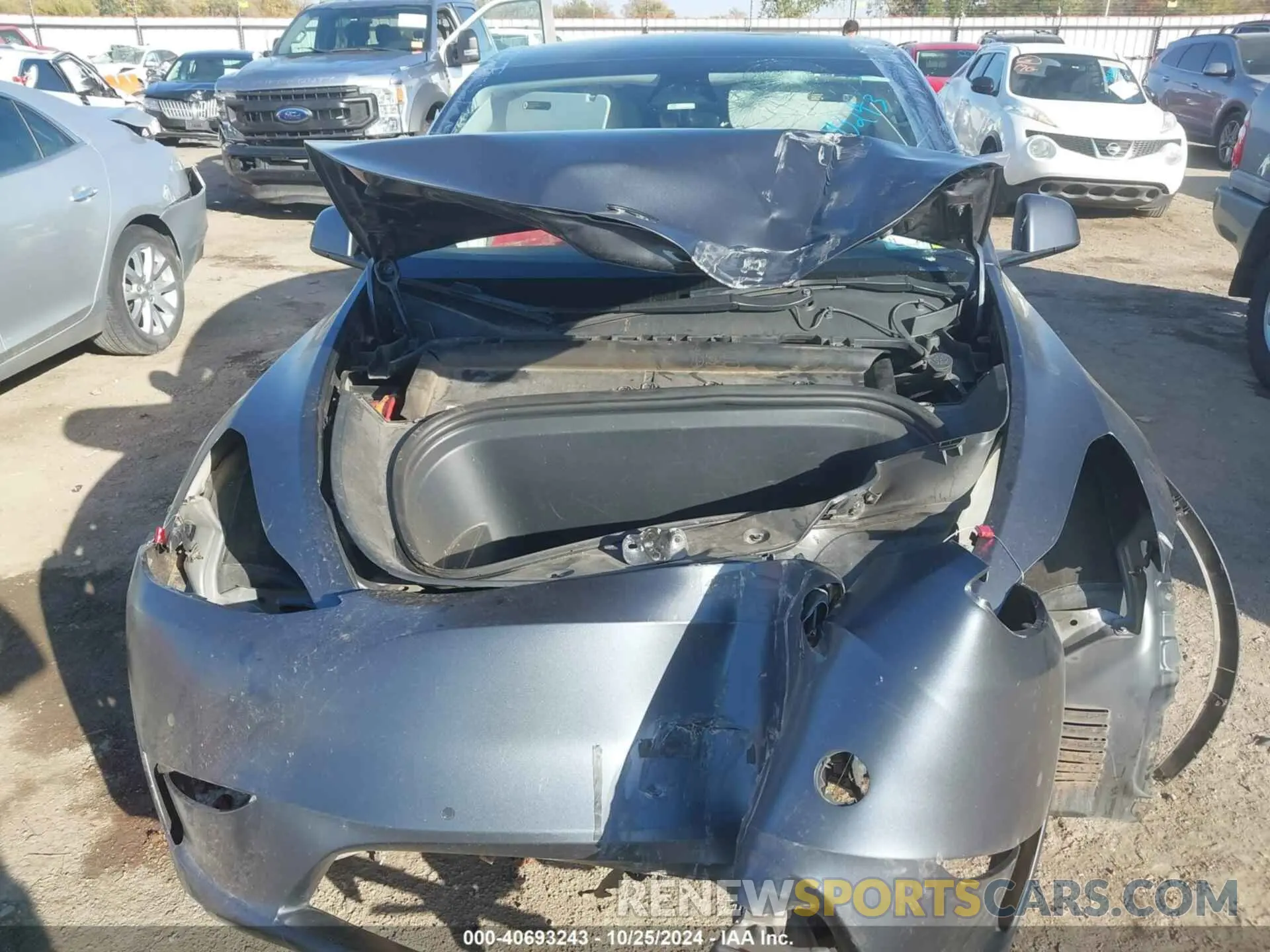 10 Photograph of a damaged car 7SAYGDEF6NF309597 TESLA MODEL Y 2022