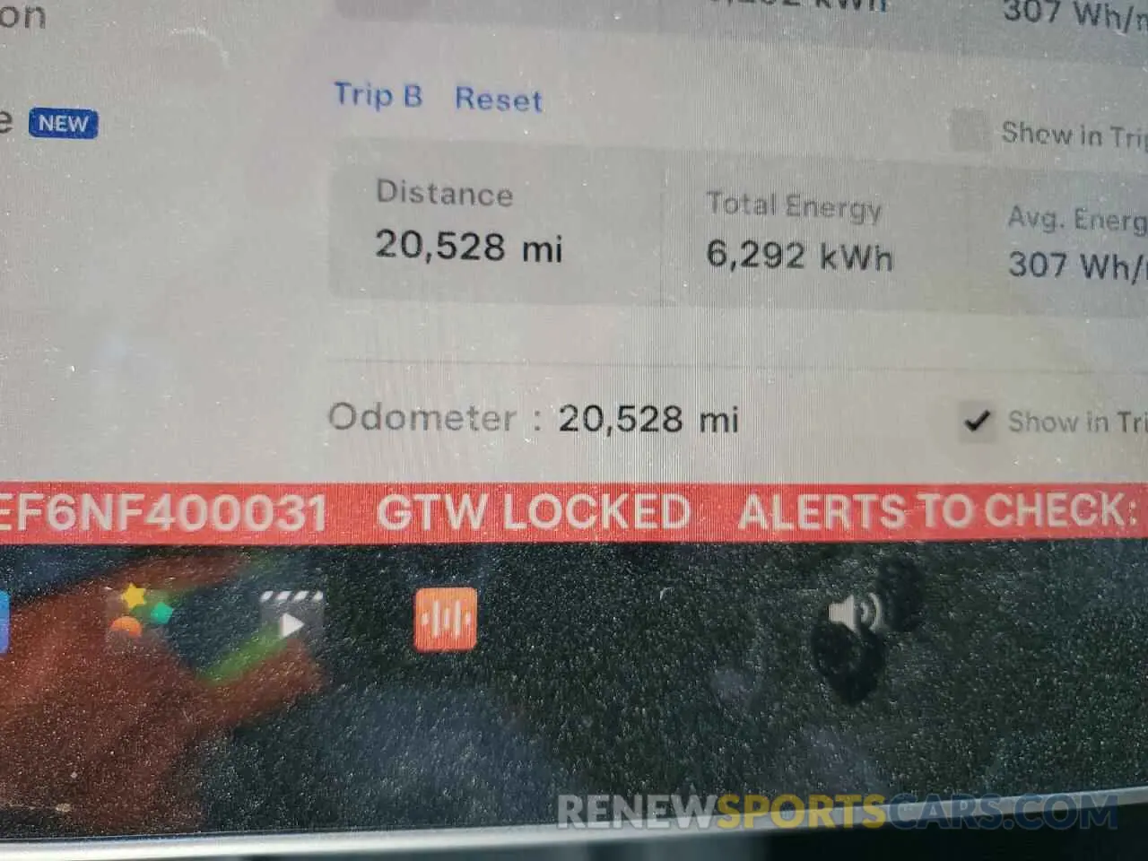 9 Photograph of a damaged car 7SAYGDEF6NF400031 TESLA MODEL Y 2022