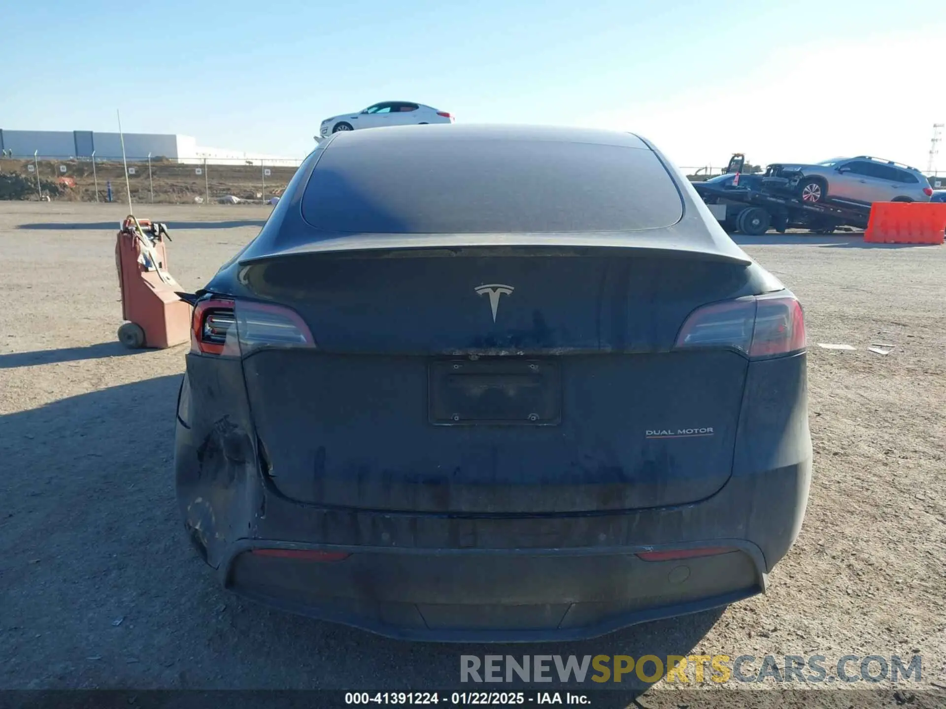 16 Photograph of a damaged car 7SAYGDEF6NF443297 TESLA MODEL Y 2022