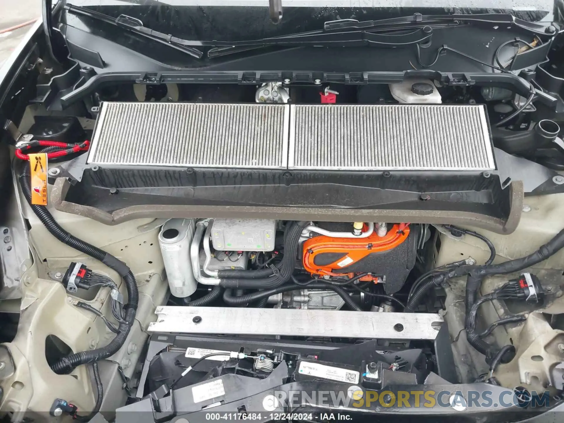 10 Photograph of a damaged car 7SAYGDEF6NF445521 TESLA MODEL Y 2022