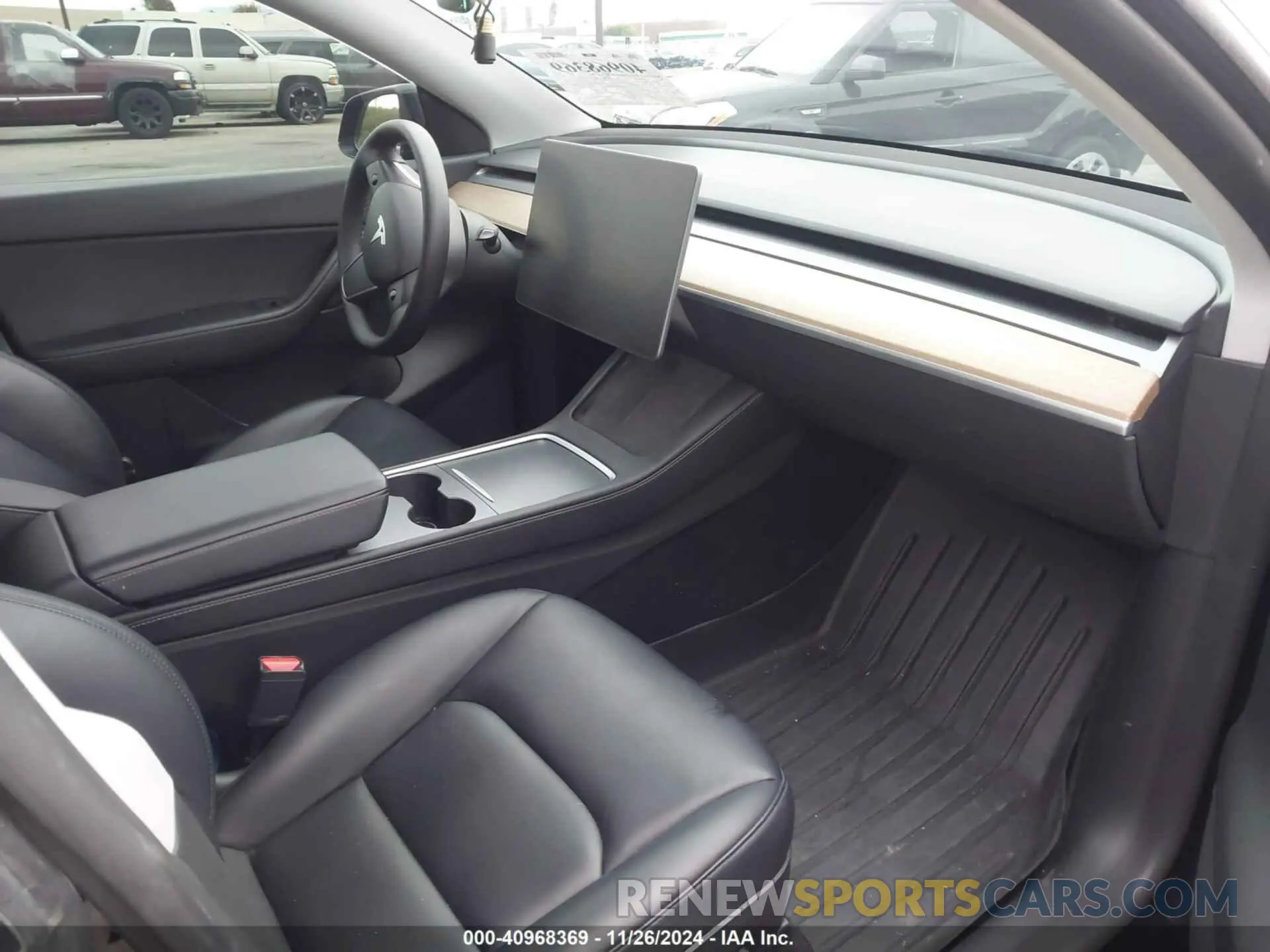 5 Photograph of a damaged car 7SAYGDEF6NF453649 TESLA MODEL Y 2022