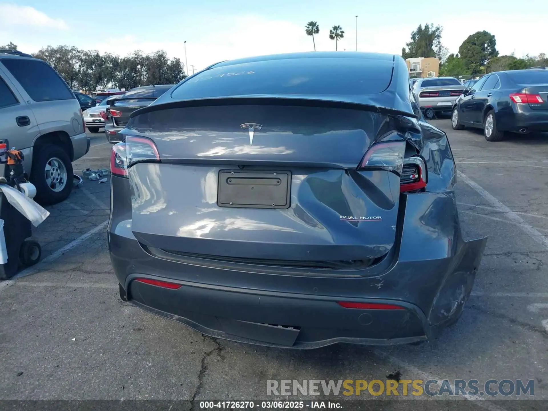 15 Photograph of a damaged car 7SAYGDEF6NF454526 TESLA MODEL Y 2022