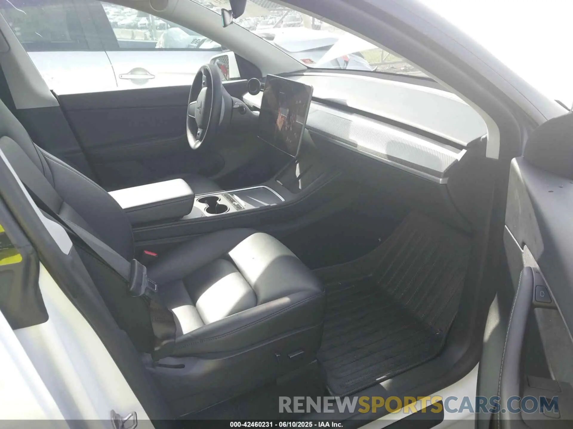 5 Photograph of a damaged car 7SAYGDEF6NF457734 TESLA MODEL Y 2022