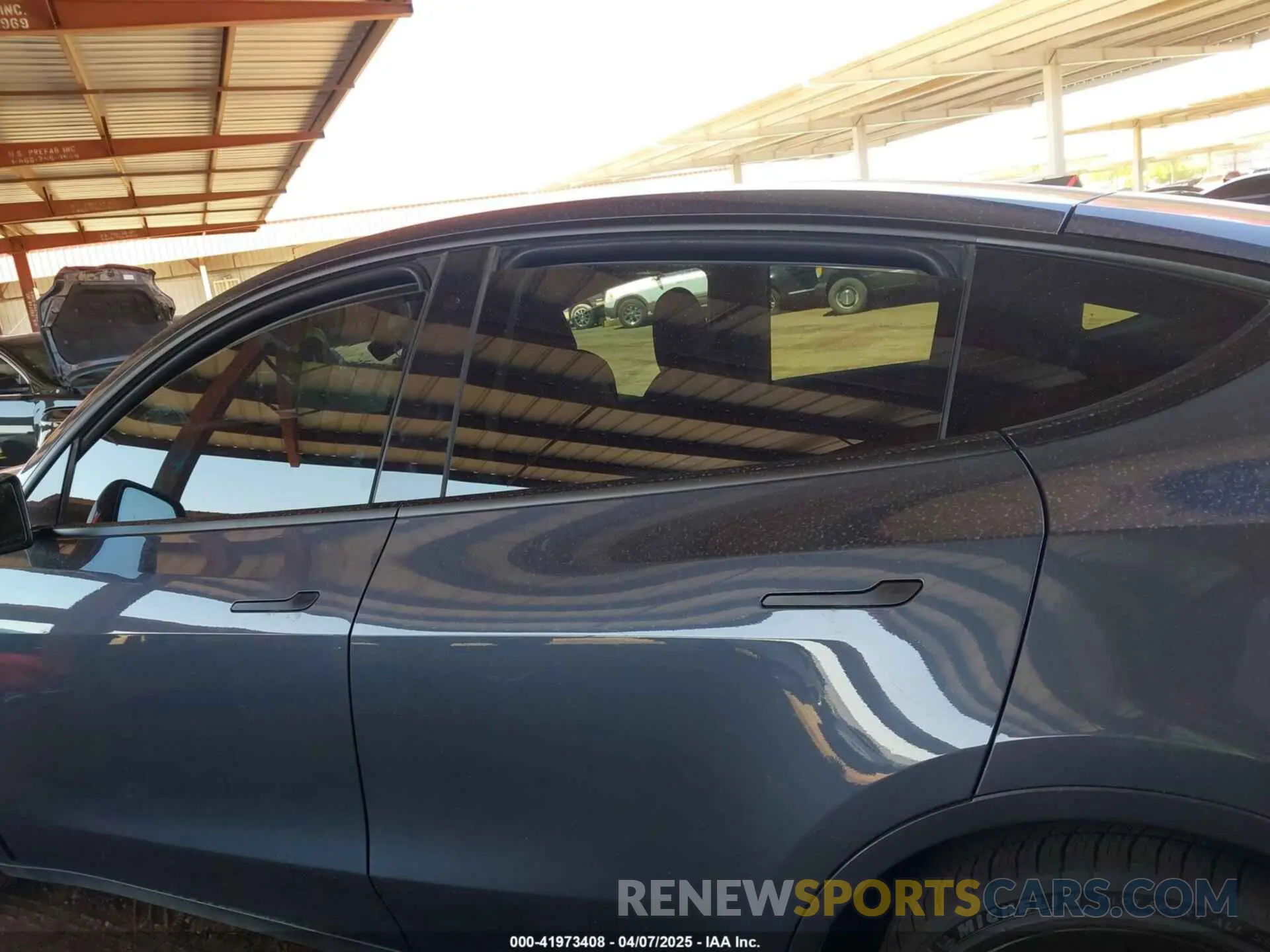 13 Photograph of a damaged car 7SAYGDEF6NF494959 TESLA MODEL Y 2022