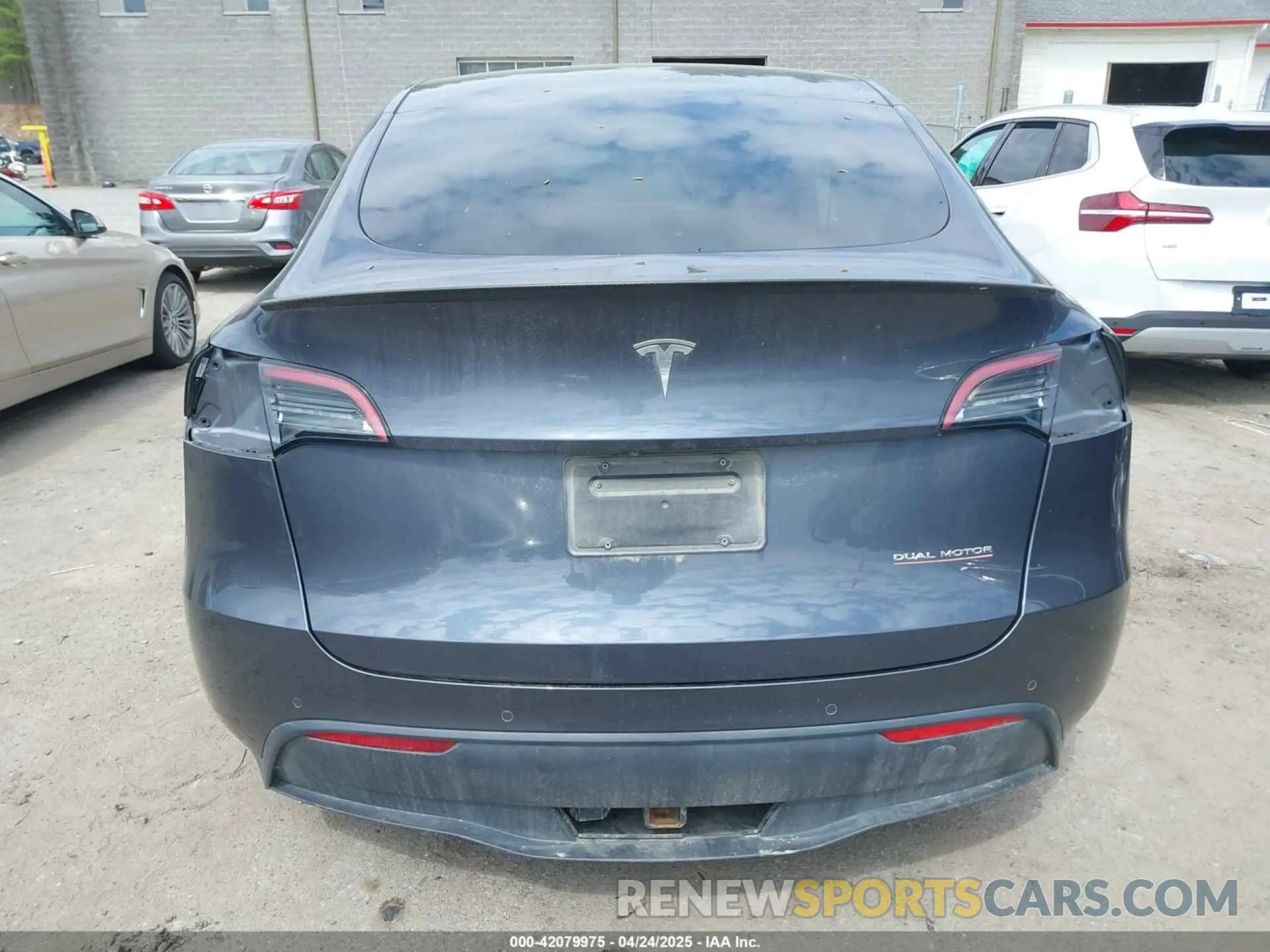 17 Фотография поврежденного автомобиля 7SAYGDEF6NF558028 TESLA MODEL Y 2022