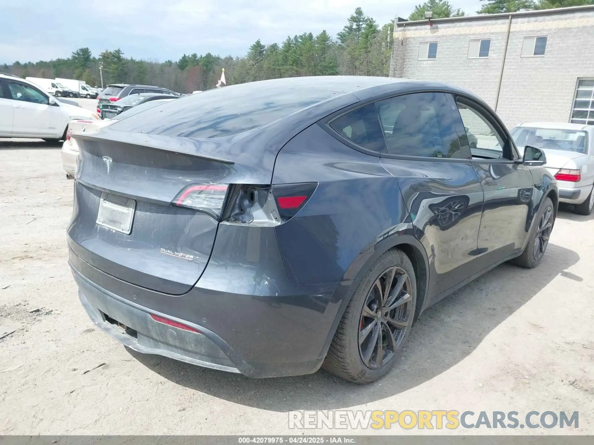 4 Фотография поврежденного автомобиля 7SAYGDEF6NF558028 TESLA MODEL Y 2022