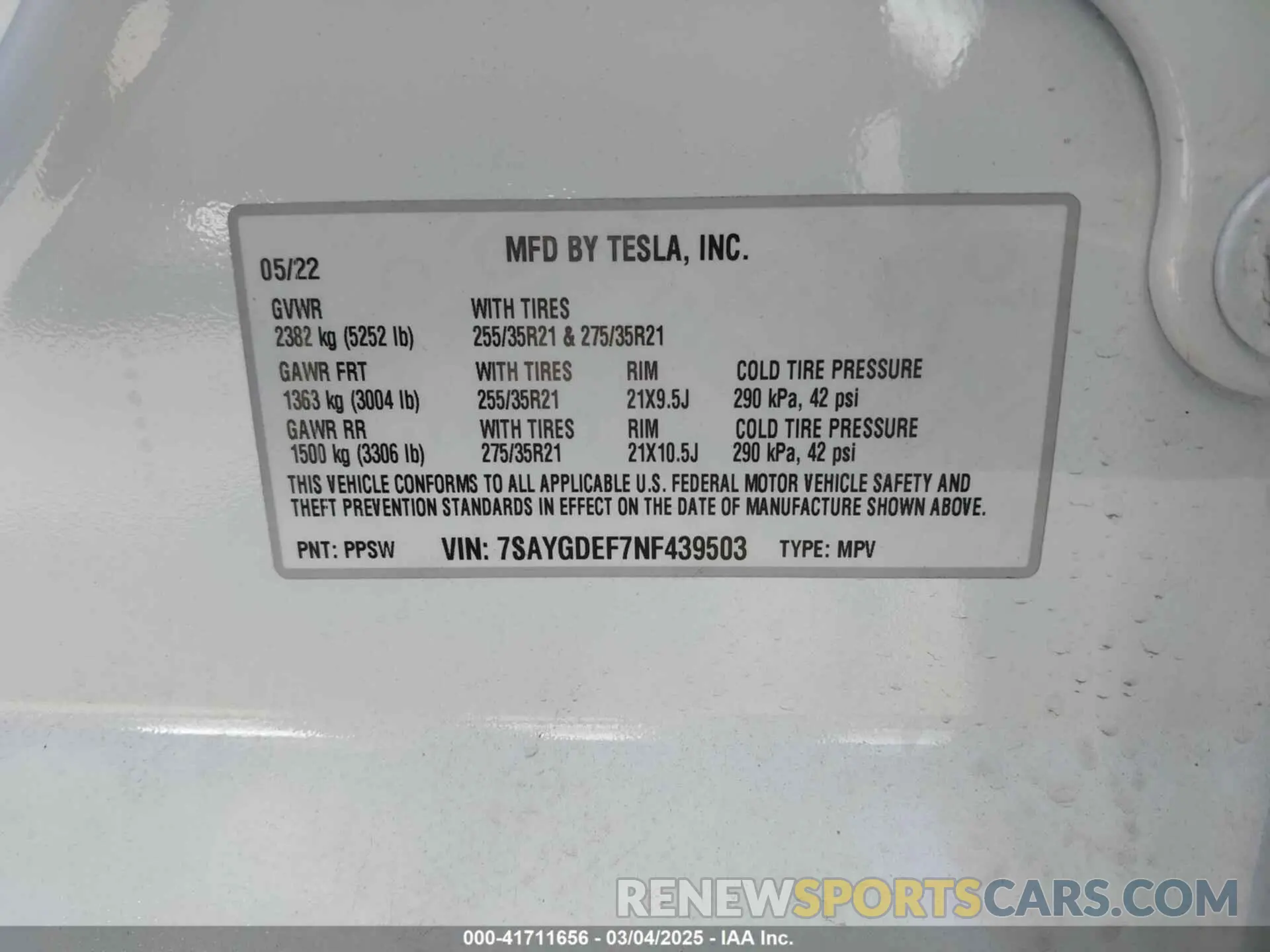 9 Photograph of a damaged car 7SAYGDEF7NF439503 TESLA MODEL Y 2022