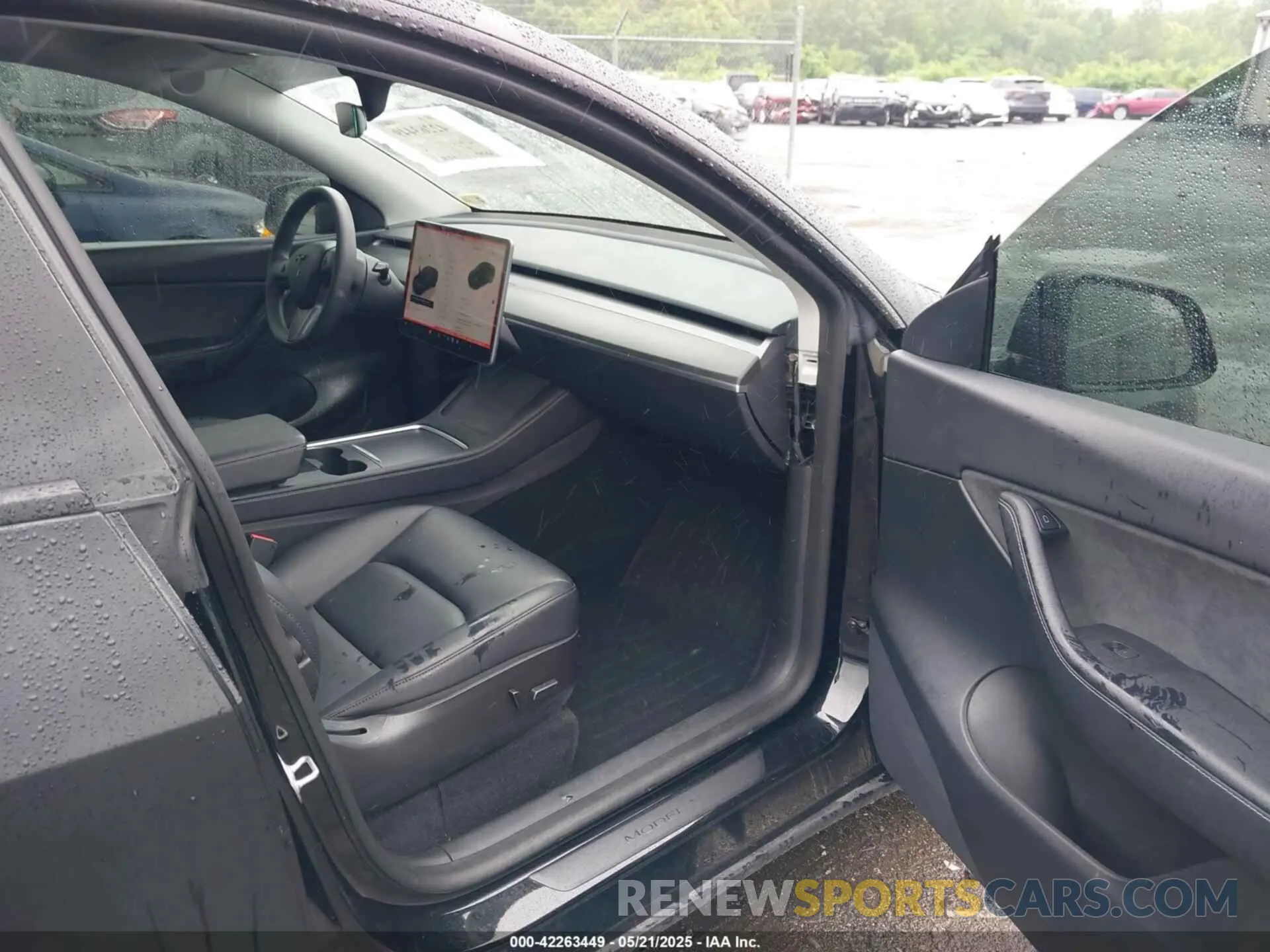 5 Photograph of a damaged car 7SAYGDEF7NF457757 TESLA MODEL Y 2022
