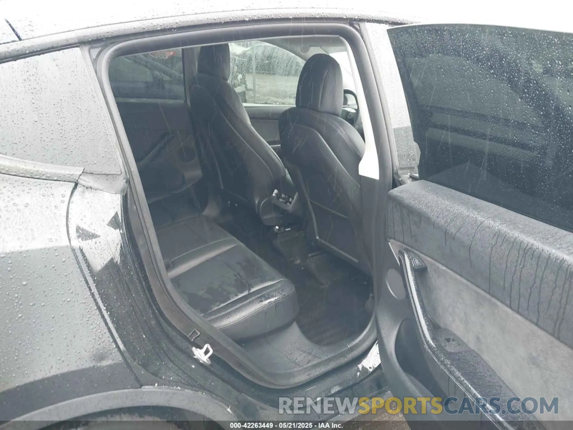 8 Photograph of a damaged car 7SAYGDEF7NF457757 TESLA MODEL Y 2022