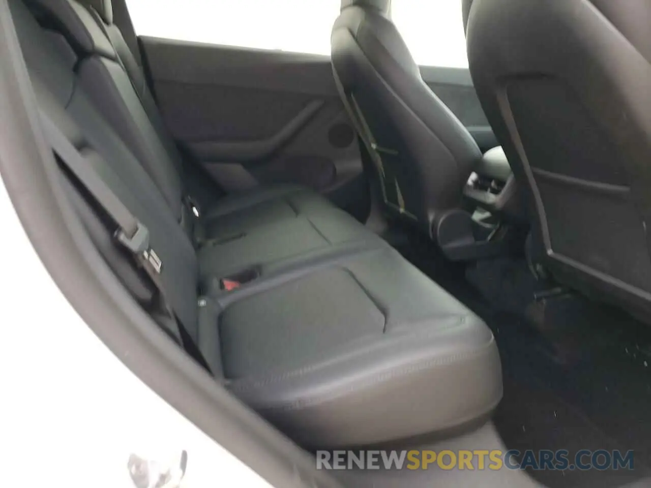 11 Photograph of a damaged car 7SAYGDEF7NF465731 TESLA MODEL Y 2022
